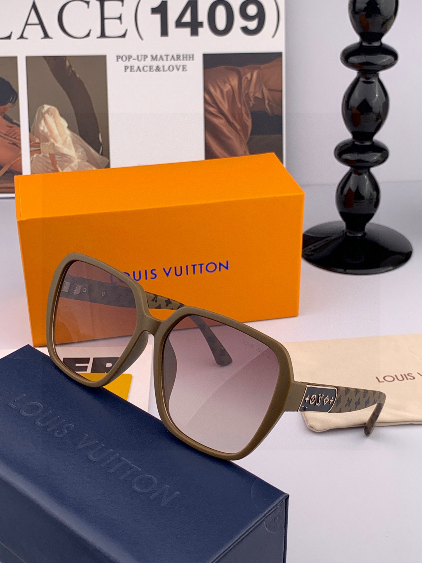 LV 2025年开春新款 潮流爆款 时尚方框太阳镜 高品质 佩戴舒适 网红潮款墨镜 型号L3305