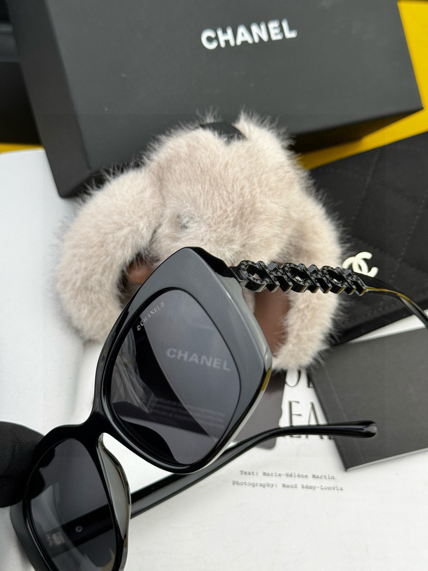 香奈儿 2025开春新款太阳镜 各路网红纷纷带起气场满分‼️ 俏皮甜美.上脸效果更佳.金属质感超好 型号