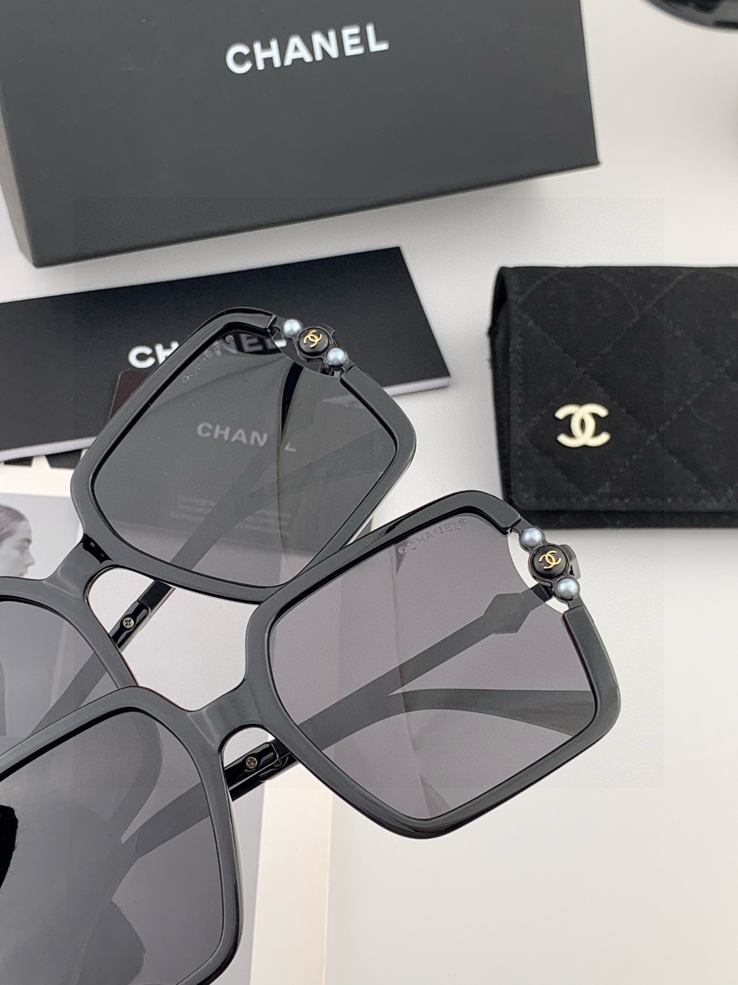 新品CHANEL 香奈儿太阳镜以独特魅力和前卫风格诠释春夏最新眼镜，质感超好佩带舒适 型号：CH5236