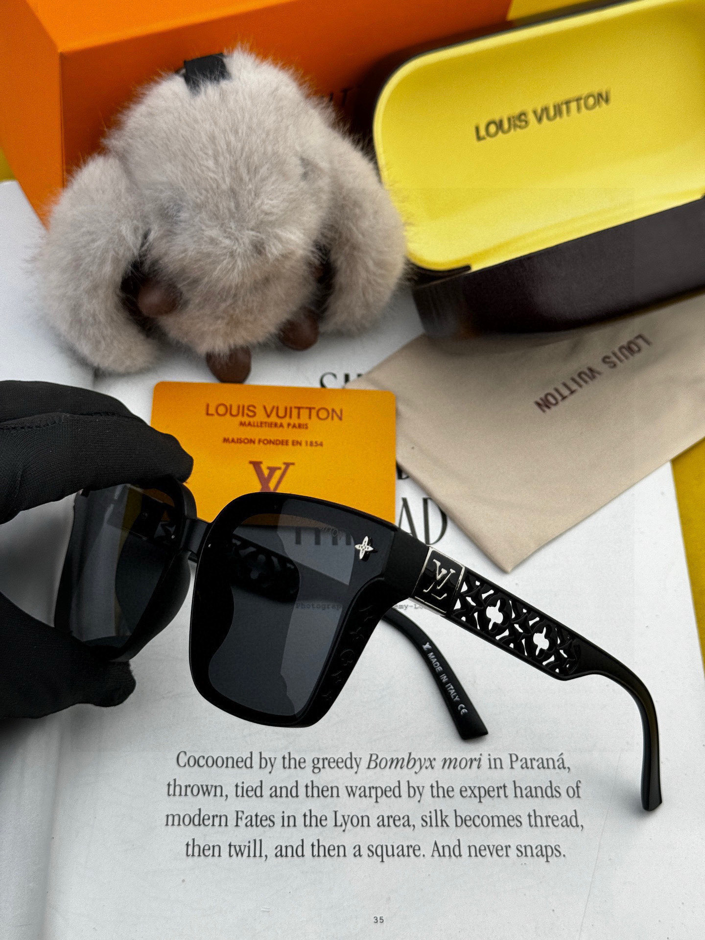 LV 2025新款女士方框太阳眼镜 开车墨镜 新款太阳镜 时尚大方 舒适轻盈 精致奢华 超轻 型号：L2