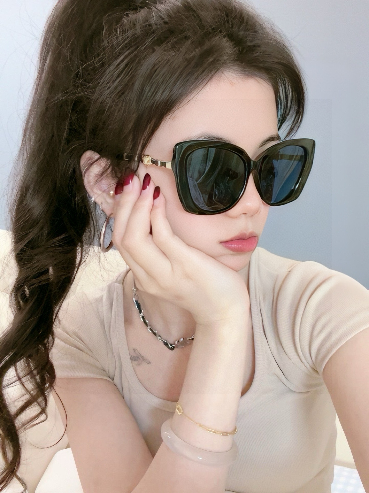 Chanel太阳镜墨镜 经典的方框设计，不挑脸型，无论搭配大衣还是连衣裙都非常显气质太阳镜预防紫外线 型