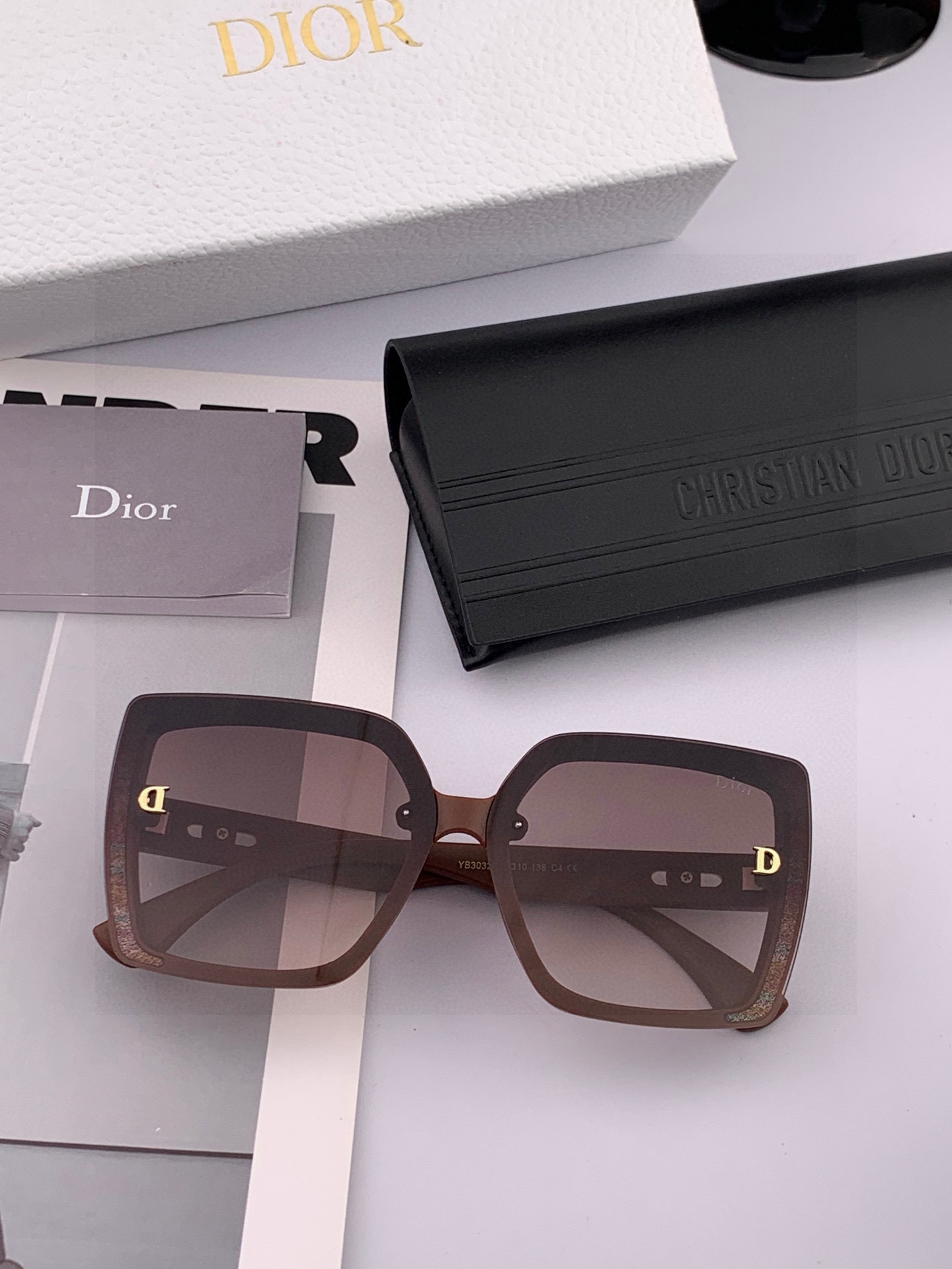 🔺 【DIOR-迪奥】2025开春新款 潮流爆款 时尚方框太阳镜 高品质 佩戴舒适 网红潮款墨镜 型号：