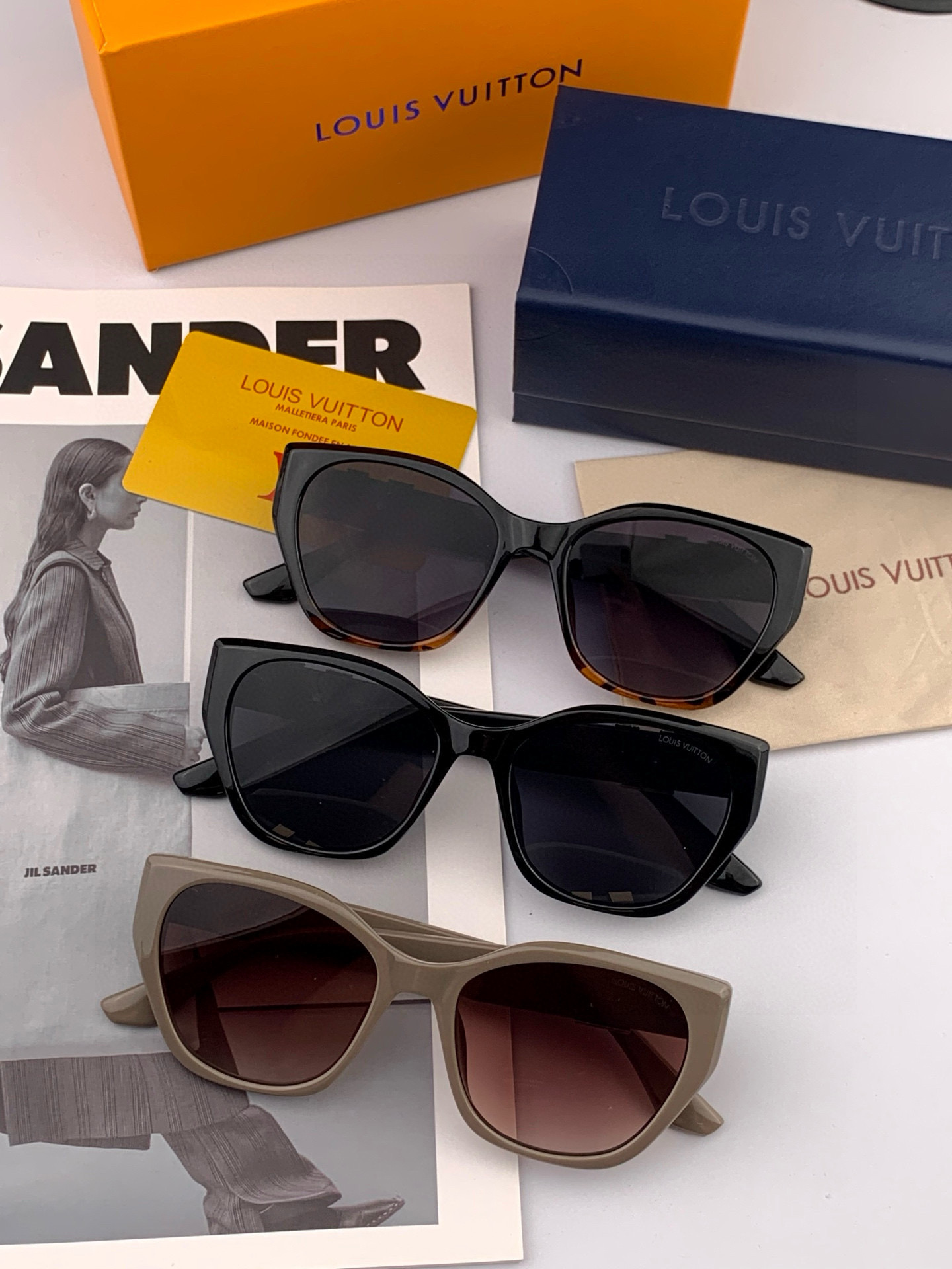 LV 2025年开春新款 潮流爆款 时尚方框太阳镜 高品质 佩戴舒适 网红潮款墨镜 型号L4550