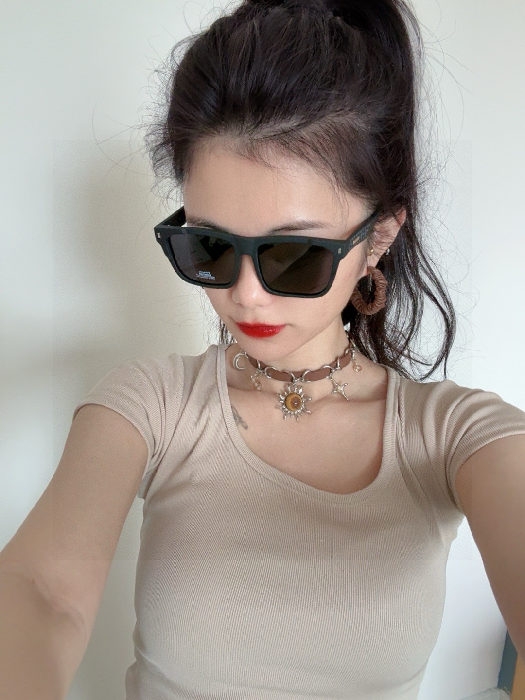 LV 2025年开春新款 潮流爆款 时尚方框太阳镜 高品质 佩戴舒适 网红潮款墨镜 型号L8510