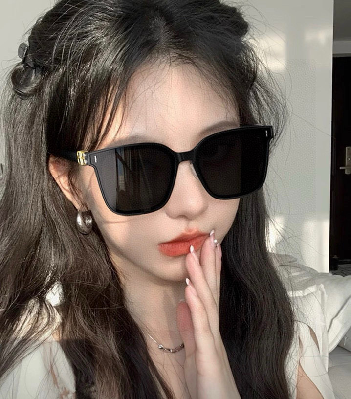 🎈原版出货 巴宝莉网红超爆款💙经典奢华全球风[强][酷][亲亲] 时尚方框太阳镜[得意] 气质非凡😄 经