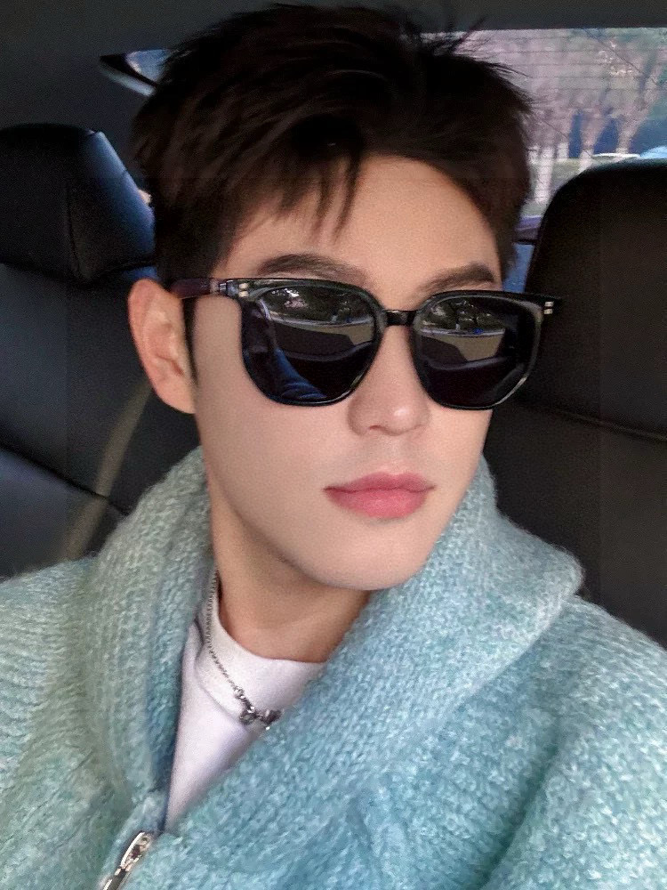 超好看 潮酷【GUCCI】古驰 新款款太阳镜以独特魅力和前卫风格诠释春夏最新眼镜，以方框设计，中梁连体质