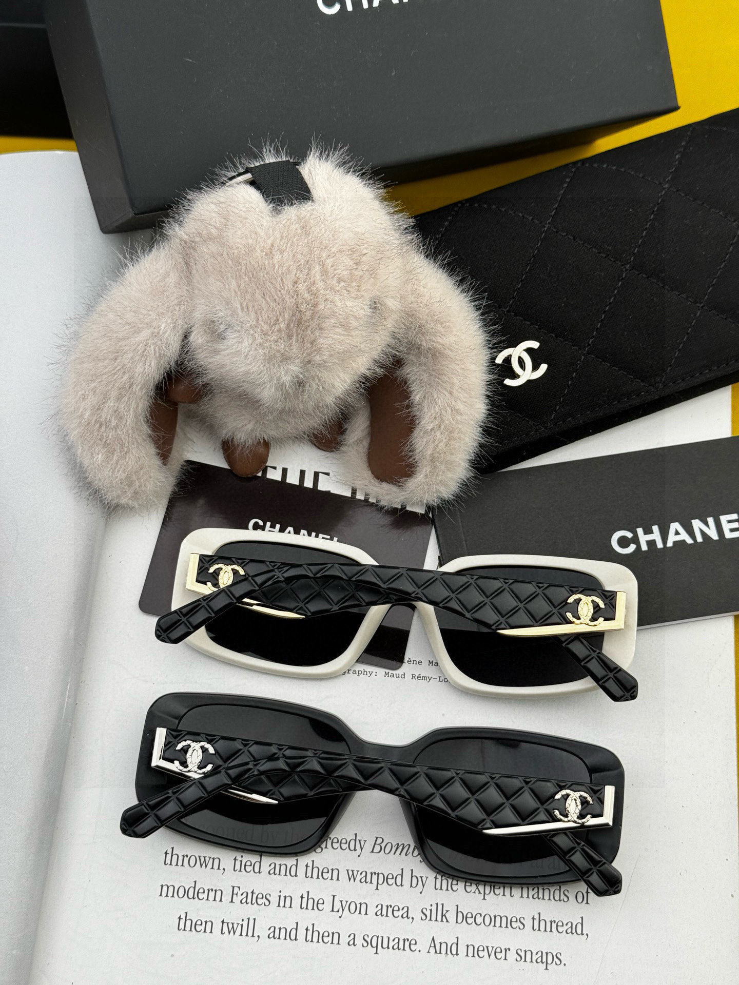 新品CHANEL 香奈儿太阳镜以独特魅力和前卫风格诠释春夏最新眼镜，质感超好佩带舒适 型号：CH3551