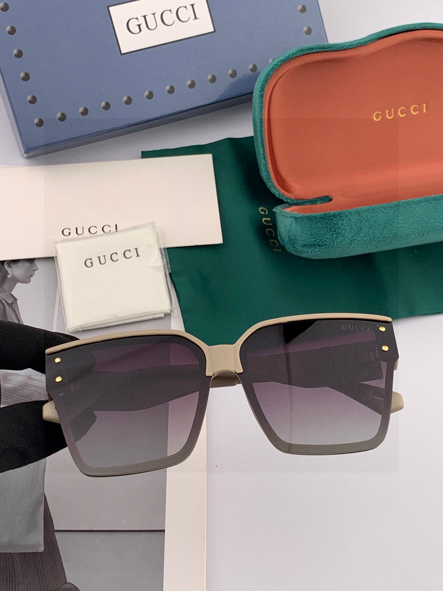 GUCCI 2025开春新款 最新款方框太阳镜 各路网红纷纷带起气场满分‼️ 俏皮甜美.上脸效果更佳.金