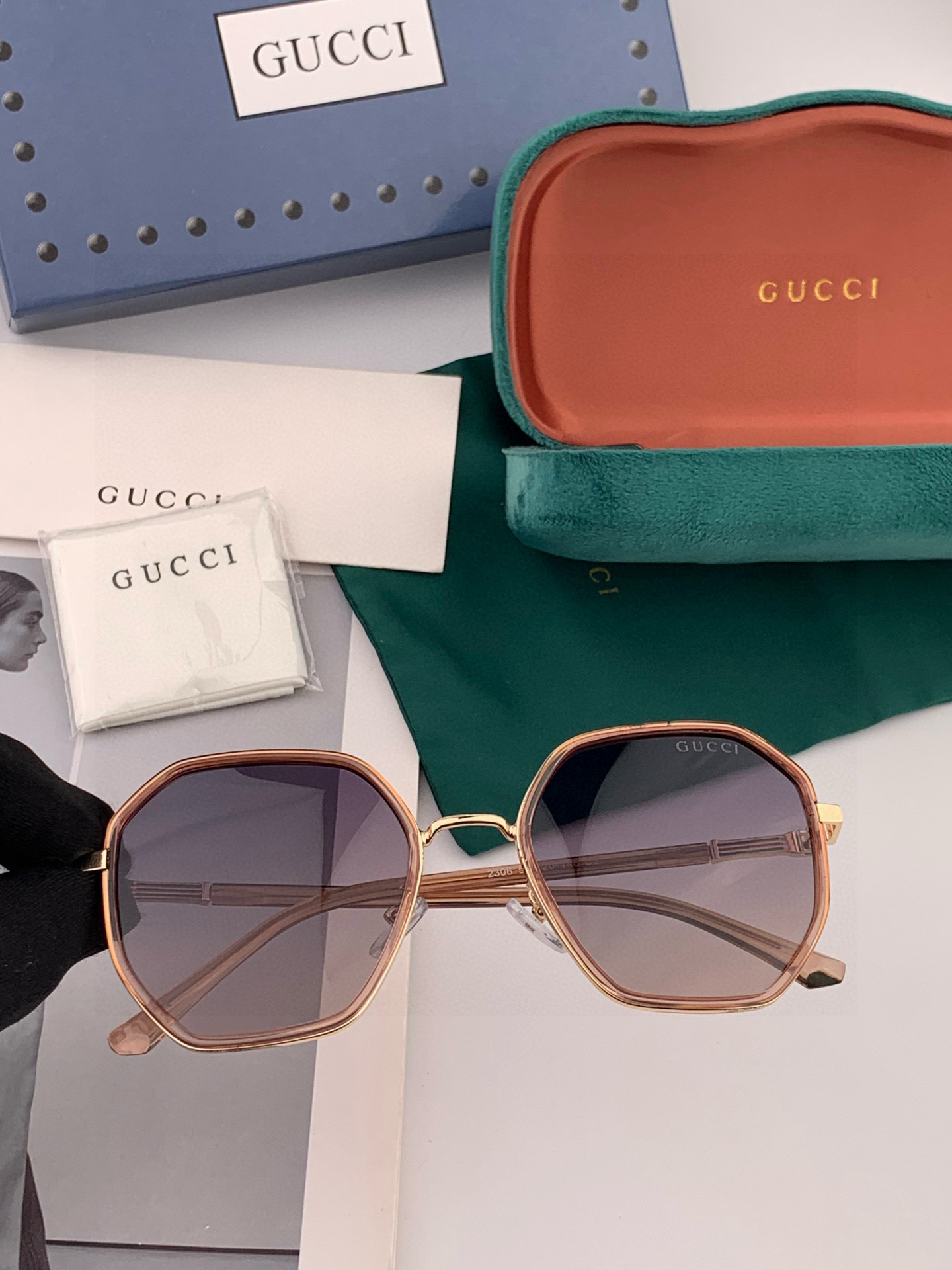 GUCCI 2025开春新款太阳镜 各路网红纷纷带起气场满分‼️ 俏皮甜美.上脸效果更佳.金属质感超好 