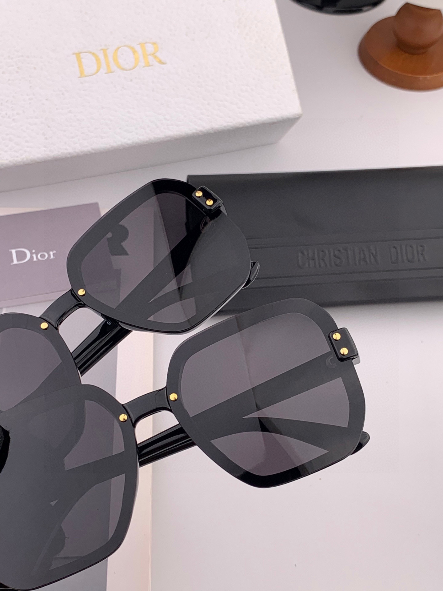 TR版本-偏光【独家大牌太阳镜无滤镜‼实拍上架 Dior官网最新发布新款太阳镜🕶，注意⚠我们是高清镜片，