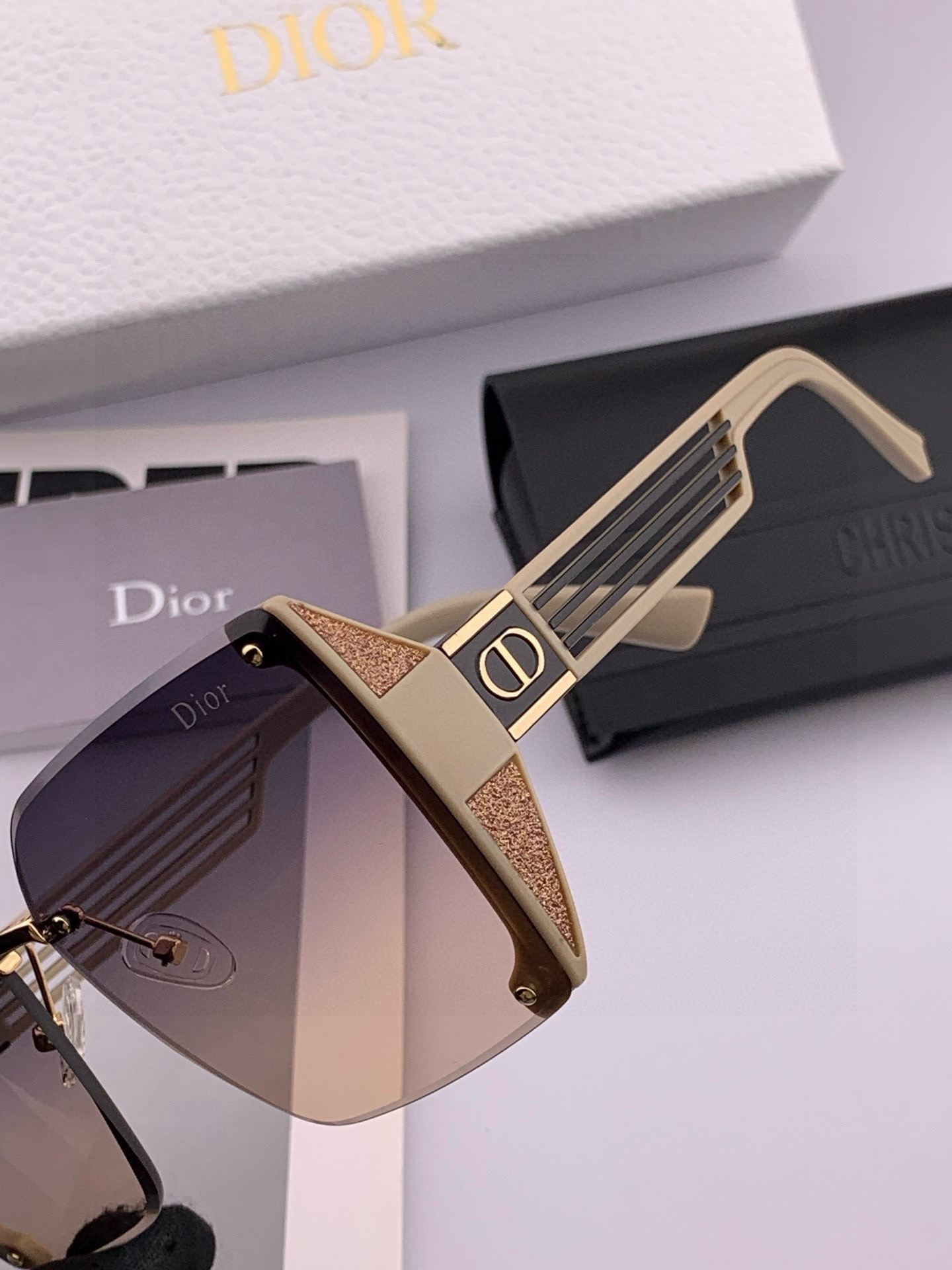 🔺 【DIOR-迪奥】2025开春新款 潮流爆款 时尚方框太阳镜 高品质 佩戴舒适 网红潮款墨镜 女士高