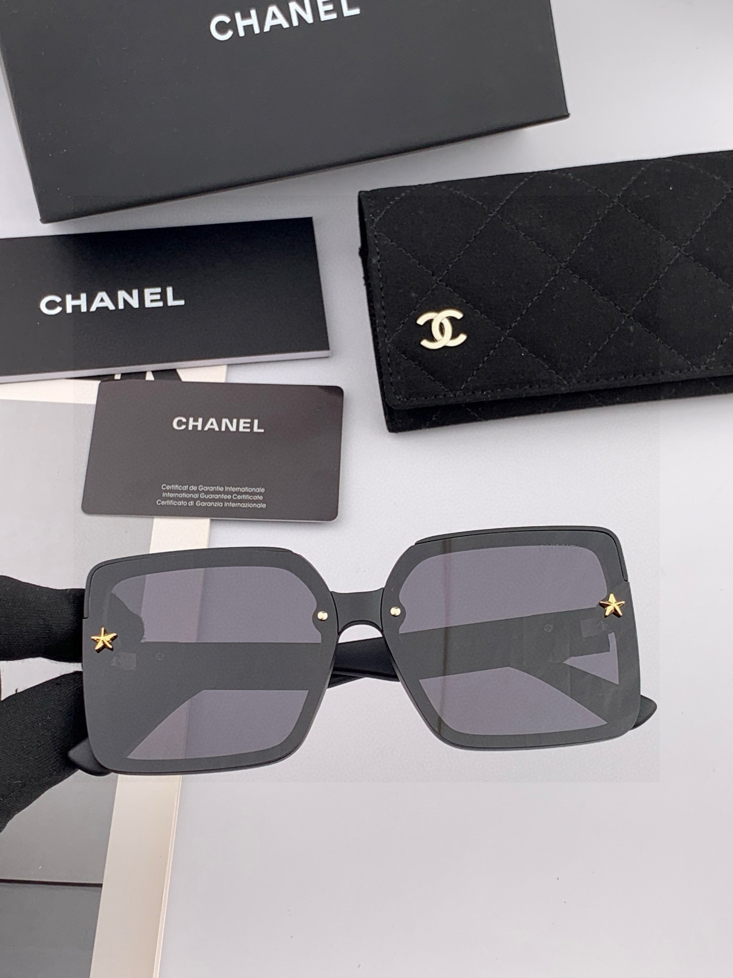 【CHANEL】香奈儿 2025新款潮流爆款 时尚方框太阳镜 佩戴舒适 网红潮款墨镜 女士高清加厚偏光太