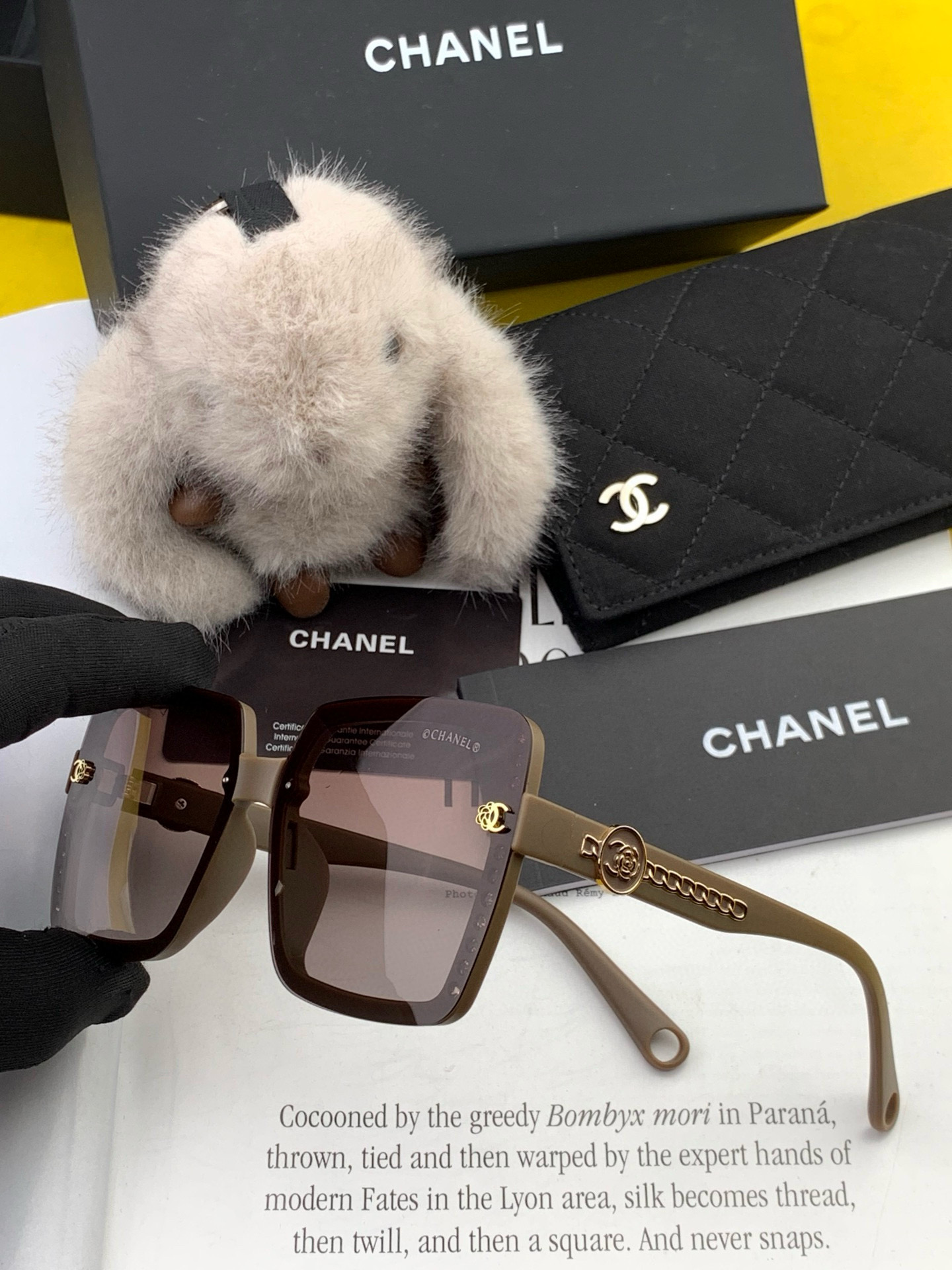 【CHANEL】香奈儿 2025新款潮流爆款 时尚方框太阳镜 佩戴舒适 网红潮款墨镜 女士高清加厚偏光太