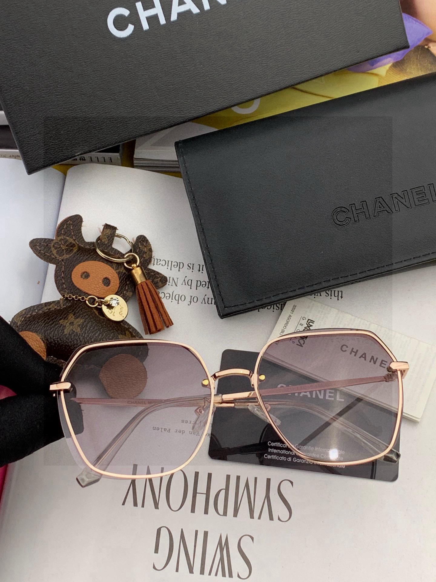 【CHANEL】香奈儿 新款尼龙偏光太眼镜，无框钻石 切边更有质感，大气女人范儿，大脸小脸都好看 ！型号