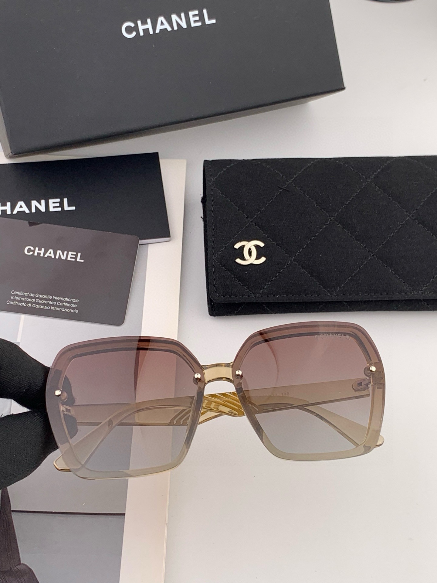 香奈儿新款偏光太阳镜潮流🐚时尚 女士款百搭瘦脸太阳镜 高品质 开车太阳镜🌟型号：CH3293