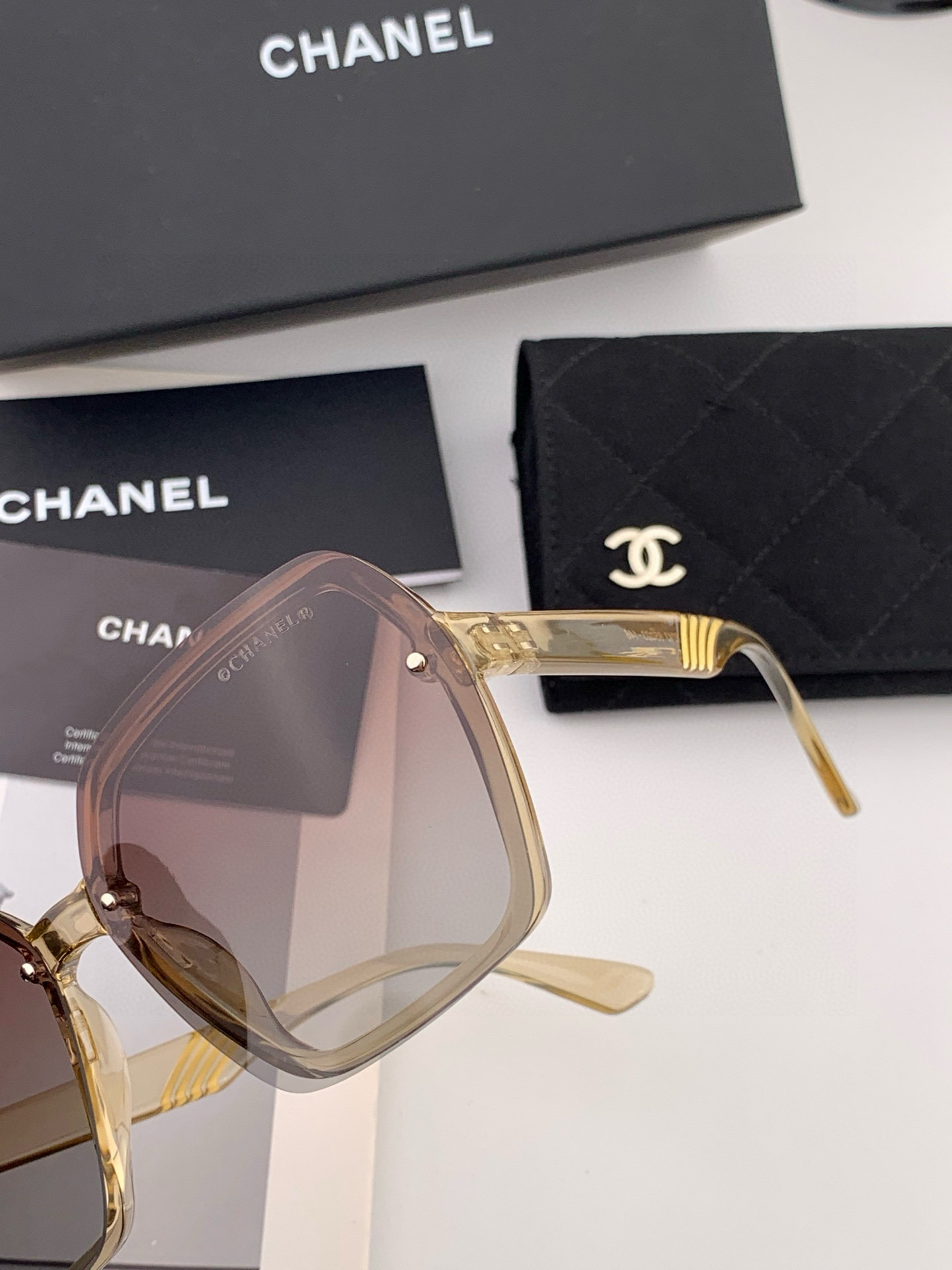 香奈儿新款偏光太阳镜潮流🐚时尚 女士款百搭瘦脸太阳镜 高品质 开车太阳镜🌟型号：CH3293