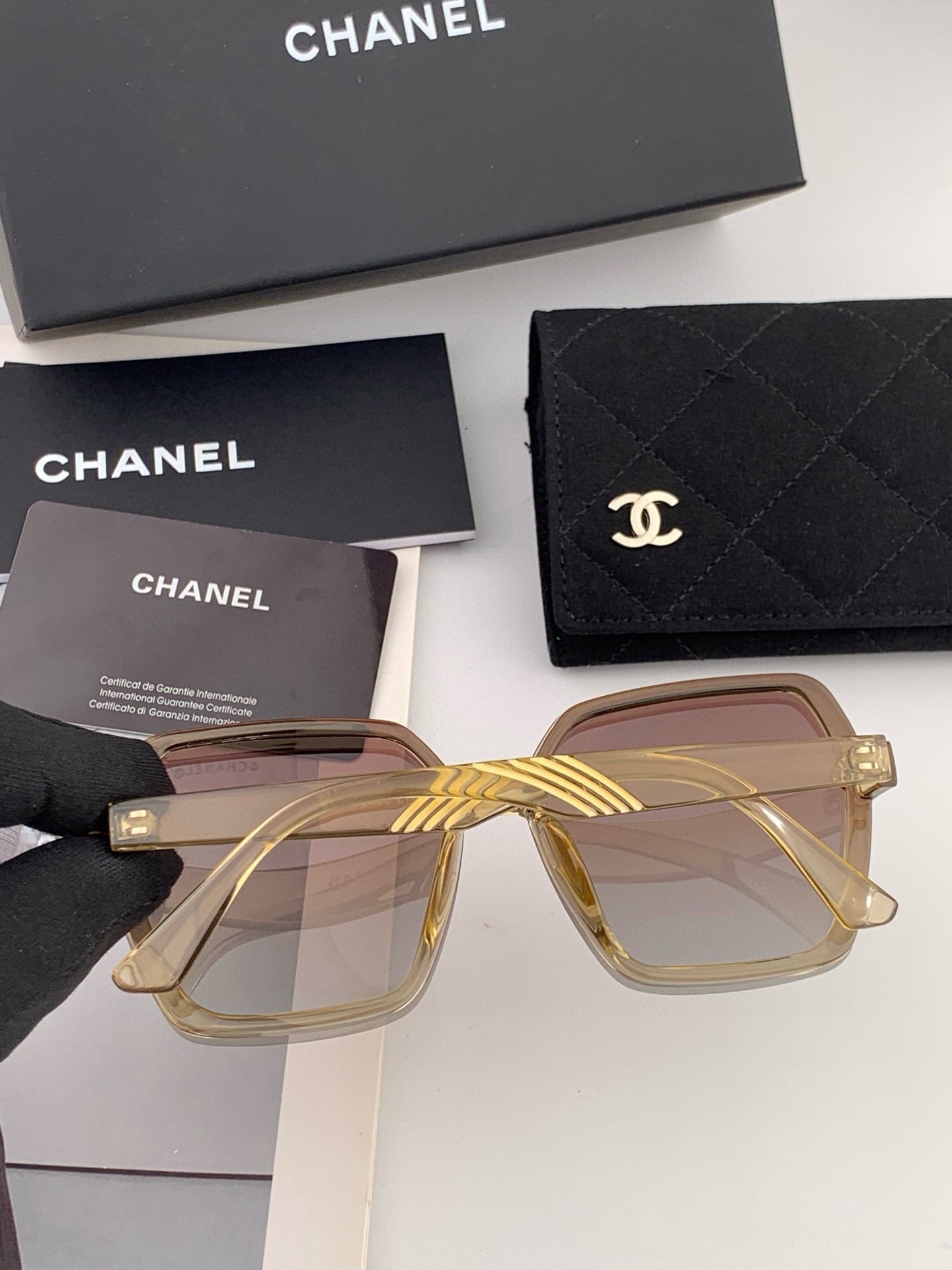 香奈儿新款偏光太阳镜潮流🐚时尚 女士款百搭瘦脸太阳镜 高品质 开车太阳镜🌟型号：CH3293