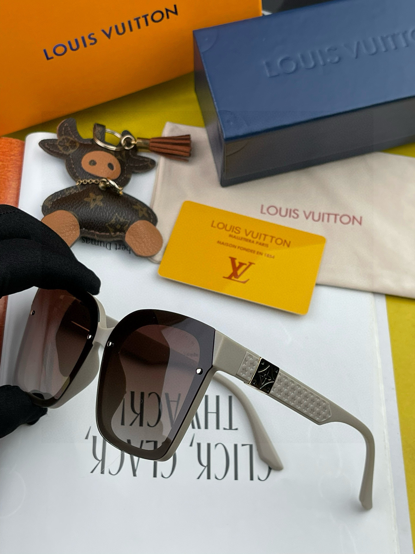 【TR偏光系列】lv大框太阳镜墨镜经典的方框设计，不挑脸型，无论搭配大衣还是连衣裙都非常显气质偏光镜片预