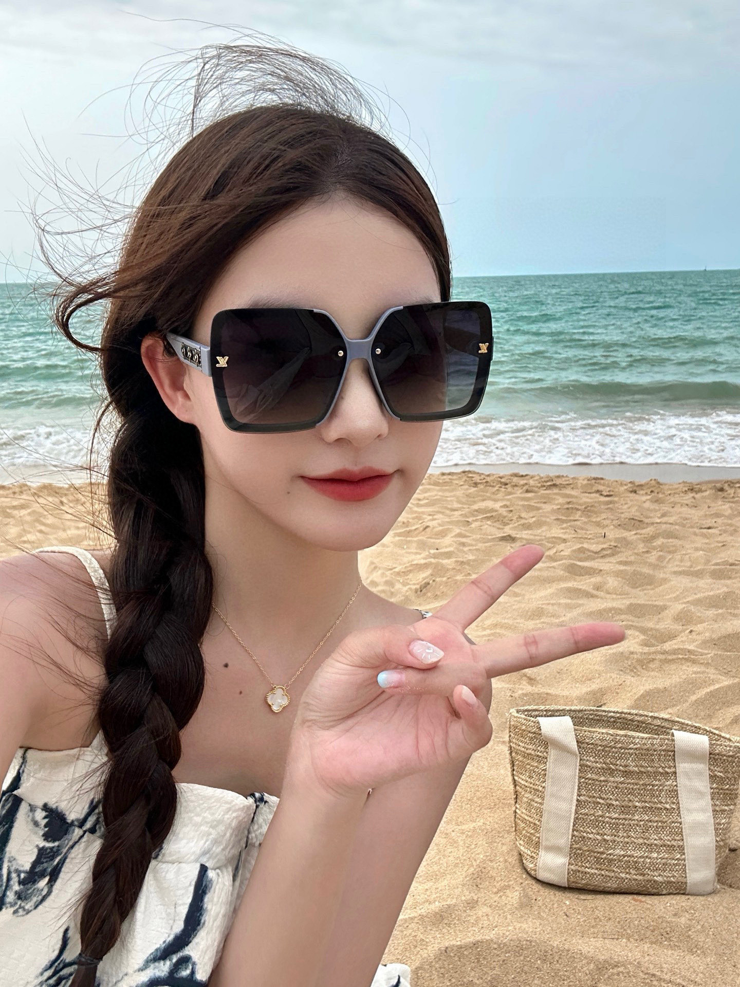 【TR偏光系列】lv大框太阳镜墨镜经典的方框设计，不挑脸型，无论搭配大衣还是连衣裙都非常显气质偏光镜片预