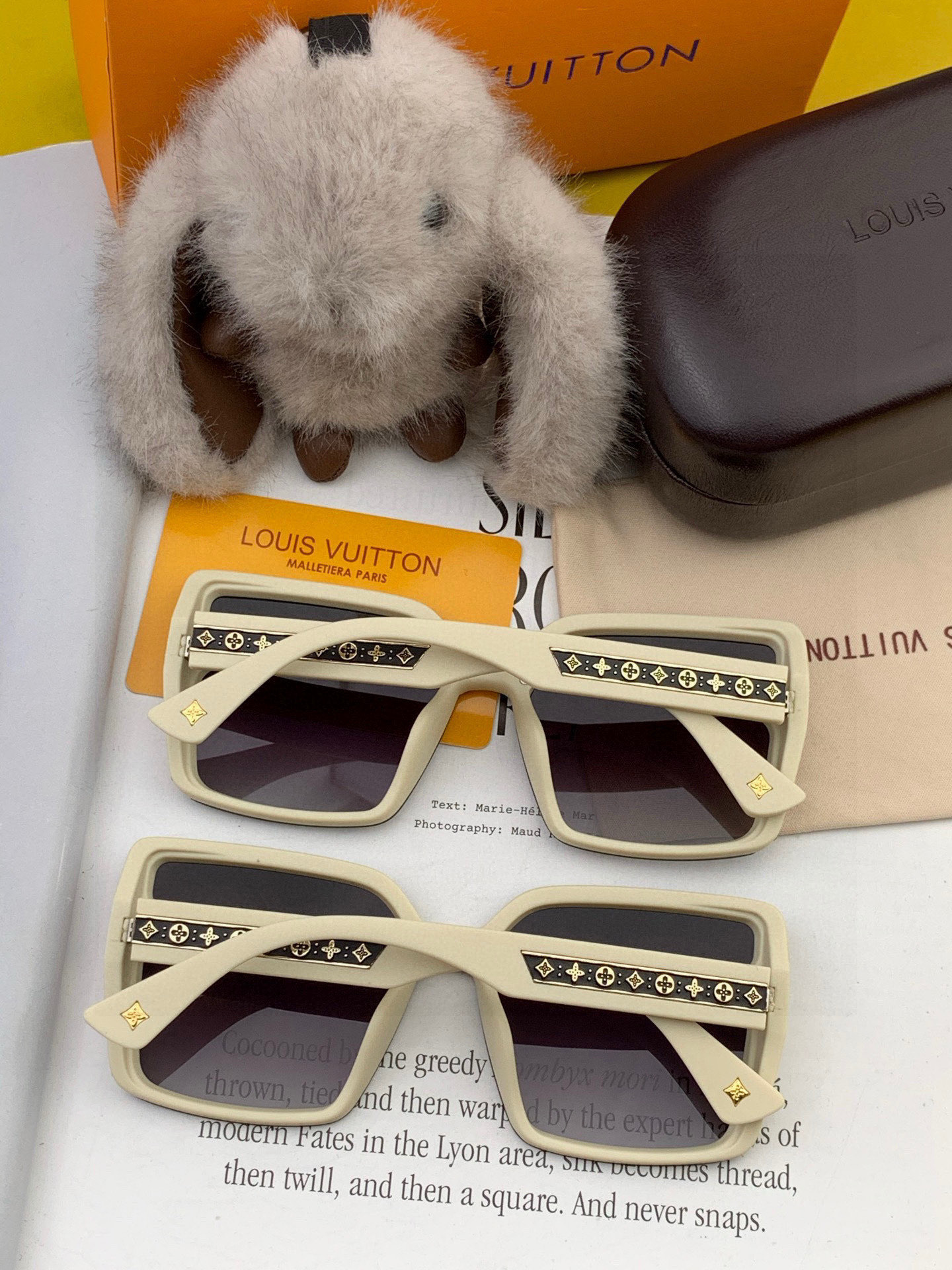 LV 太阳镜潮品官网模特同款 [玫瑰][玫瑰]四叶草🍀精致个性设计简约时尚 高品质值得拥有绝对潮爆整个夏