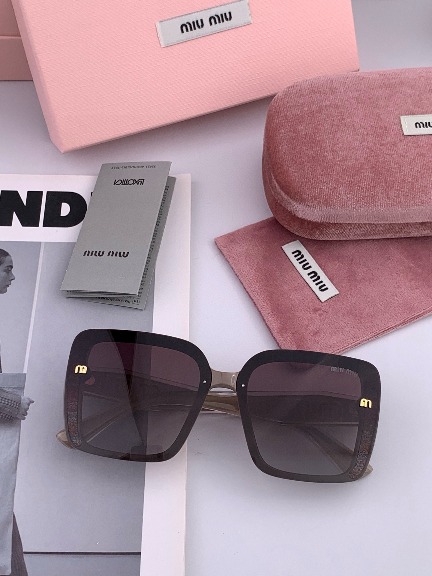 MIUMIU/缪缪🖇🖇2025🌟闪耀新款璀璨登台 ❤❤太阳镜潮品 精致个性设计简约时尚 专柜品质值得拥有
