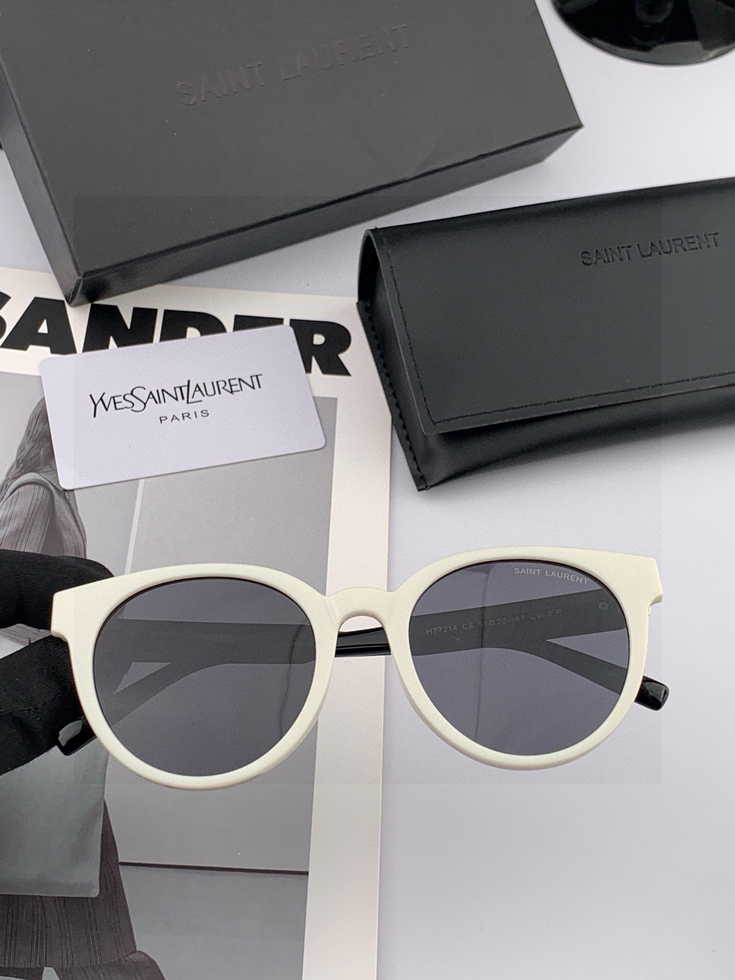 👑 【新款】🕶🔝🔝🔝🎁🎁🎁时尚百搭 超显脸小 佩戴舒适品牌:Ysl 圣罗兰 💎 材质: 加厚偏光镜片型号