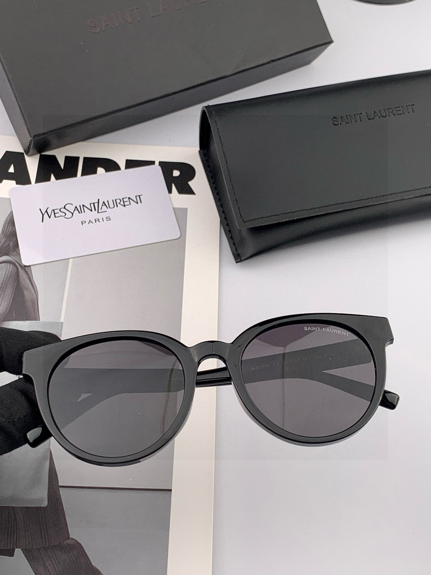 👑 【新款】🕶🔝🔝🔝🎁🎁🎁时尚百搭 超显脸小 佩戴舒适品牌:Ysl 圣罗兰 💎 材质: 加厚偏光镜片型号