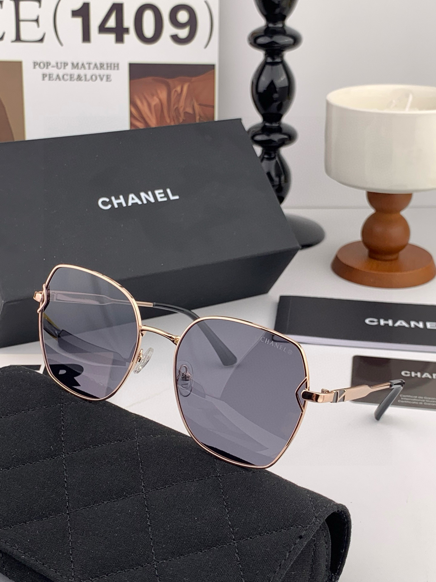 新品CHANEL 香奈儿太阳镜以独特魅力和前卫风格诠释春夏最新眼镜，质感超好佩带舒适 型号：CH9581