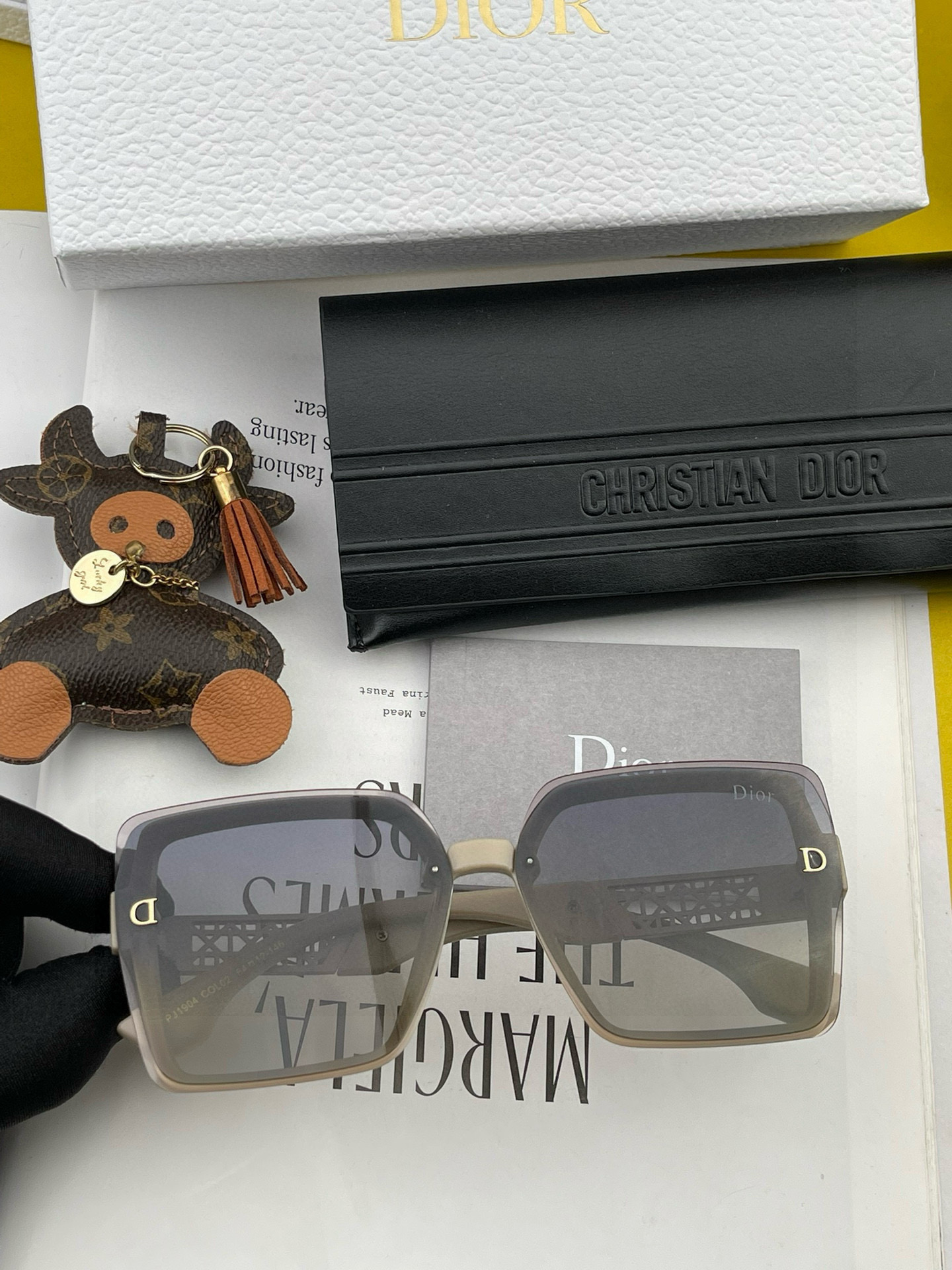 🔺 【DIOR-迪奥】2025开春新款 潮流爆款 时尚方框尼龙太阳镜 高品质 佩戴舒适 网红潮款墨镜 女
