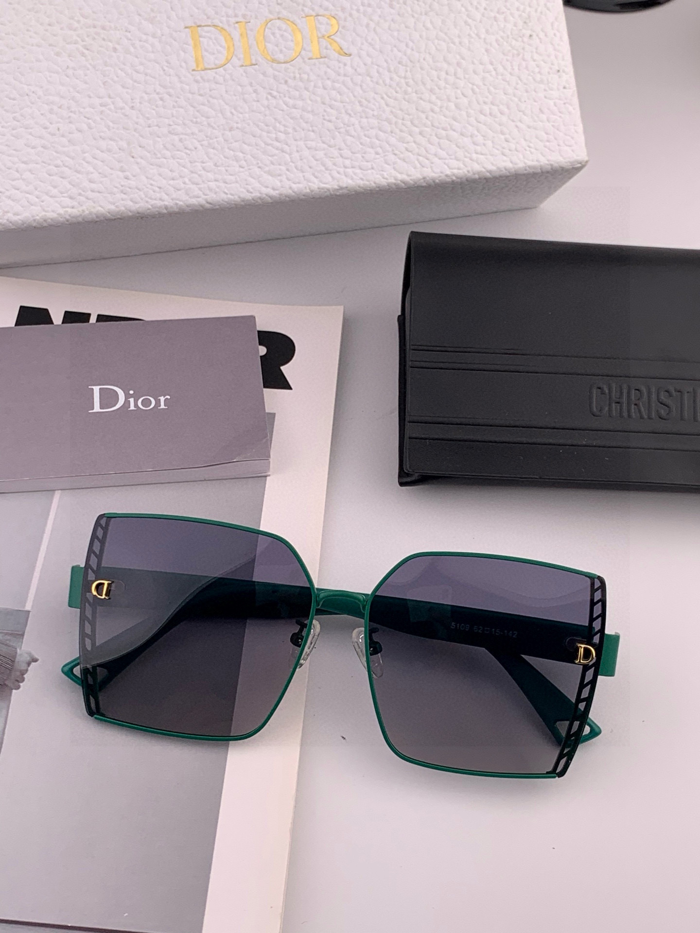 🔺 【DIOR-迪奥】2025开春新款 潮流爆款 时尚方框偏光太阳镜 高品质 佩戴舒适 网红潮款墨镜 女