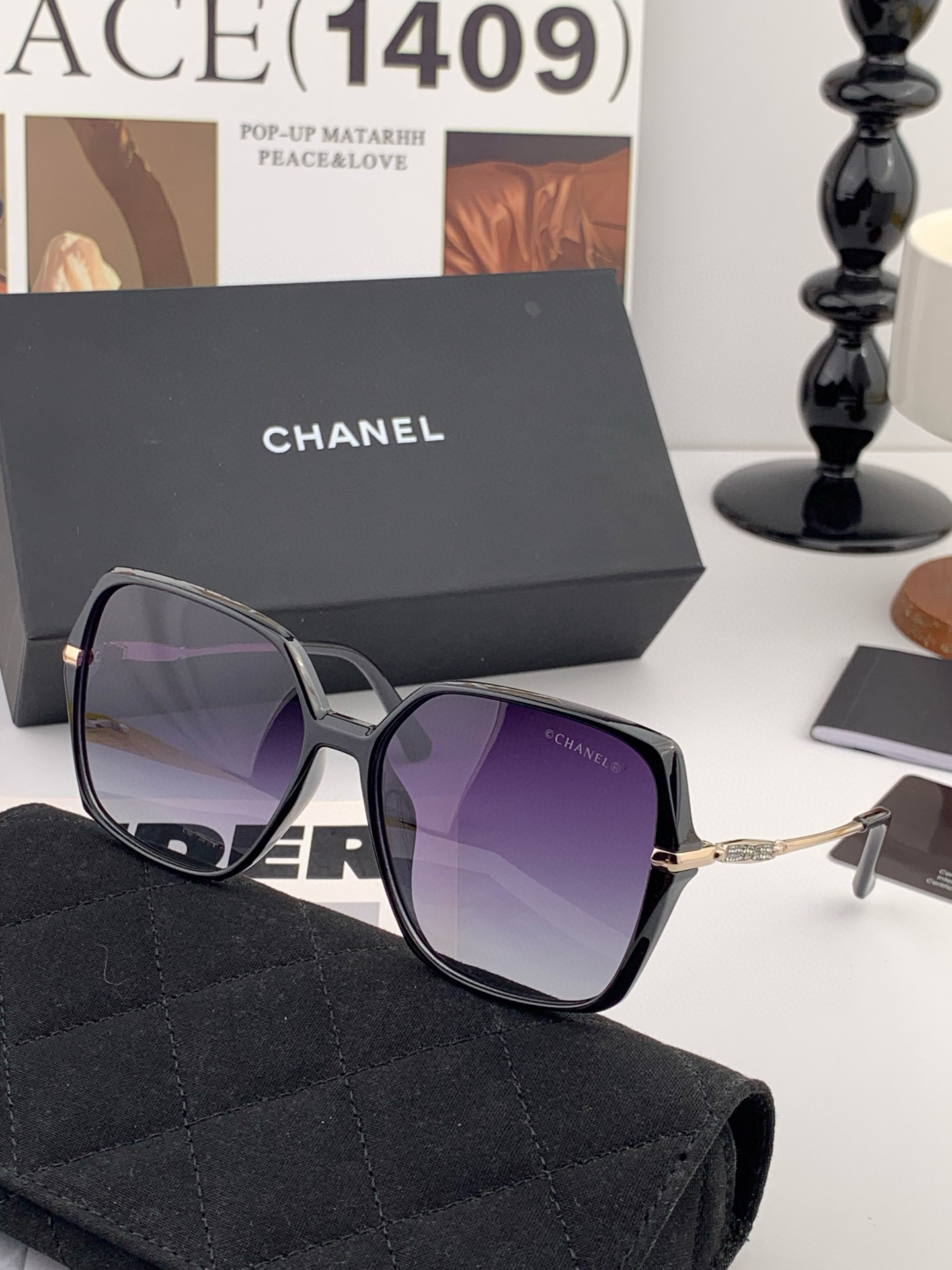 香奈儿 太阳镜🌞 2025开春新品超轻墨镜🆕众多博主网红都有配戴的 很有设计感 超前时尚💕 镜腿立体感十