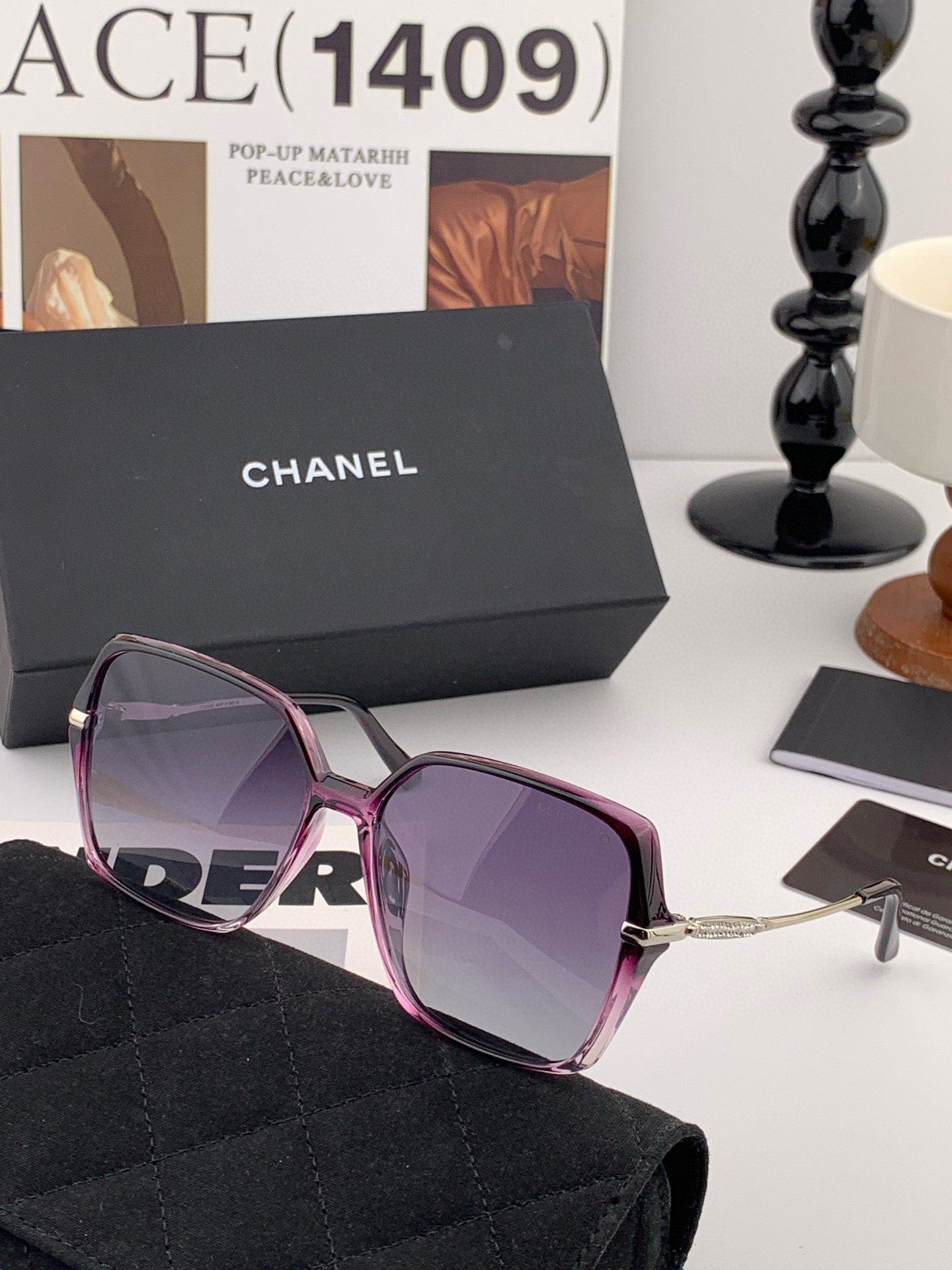香奈儿 太阳镜🌞 2025开春新品超轻墨镜🆕众多博主网红都有配戴的 很有设计感 超前时尚💕 镜腿立体感十