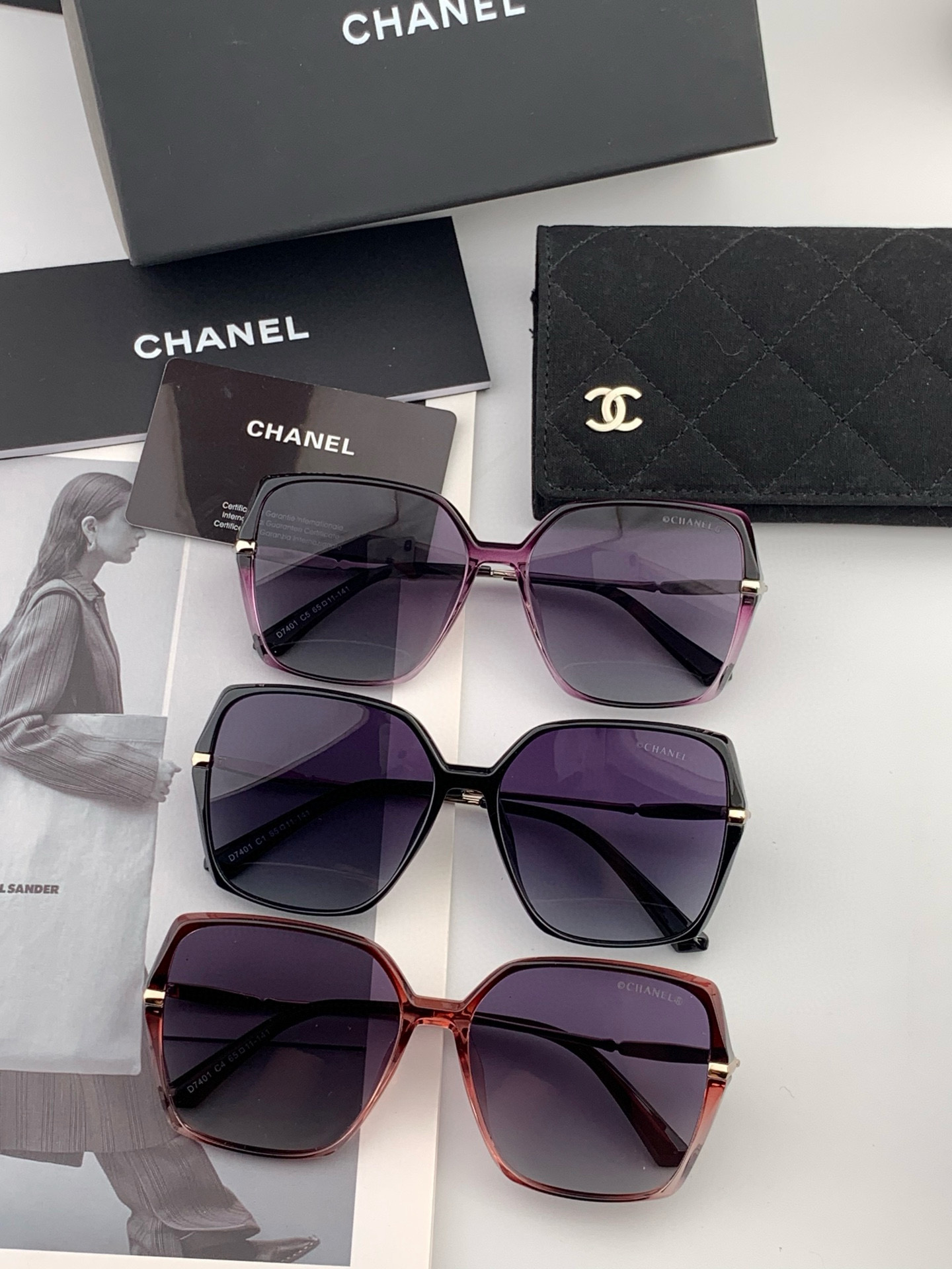 香奈儿 太阳镜🌞 2025开春新品超轻墨镜🆕众多博主网红都有配戴的 很有设计感 超前时尚💕 镜腿立体感十