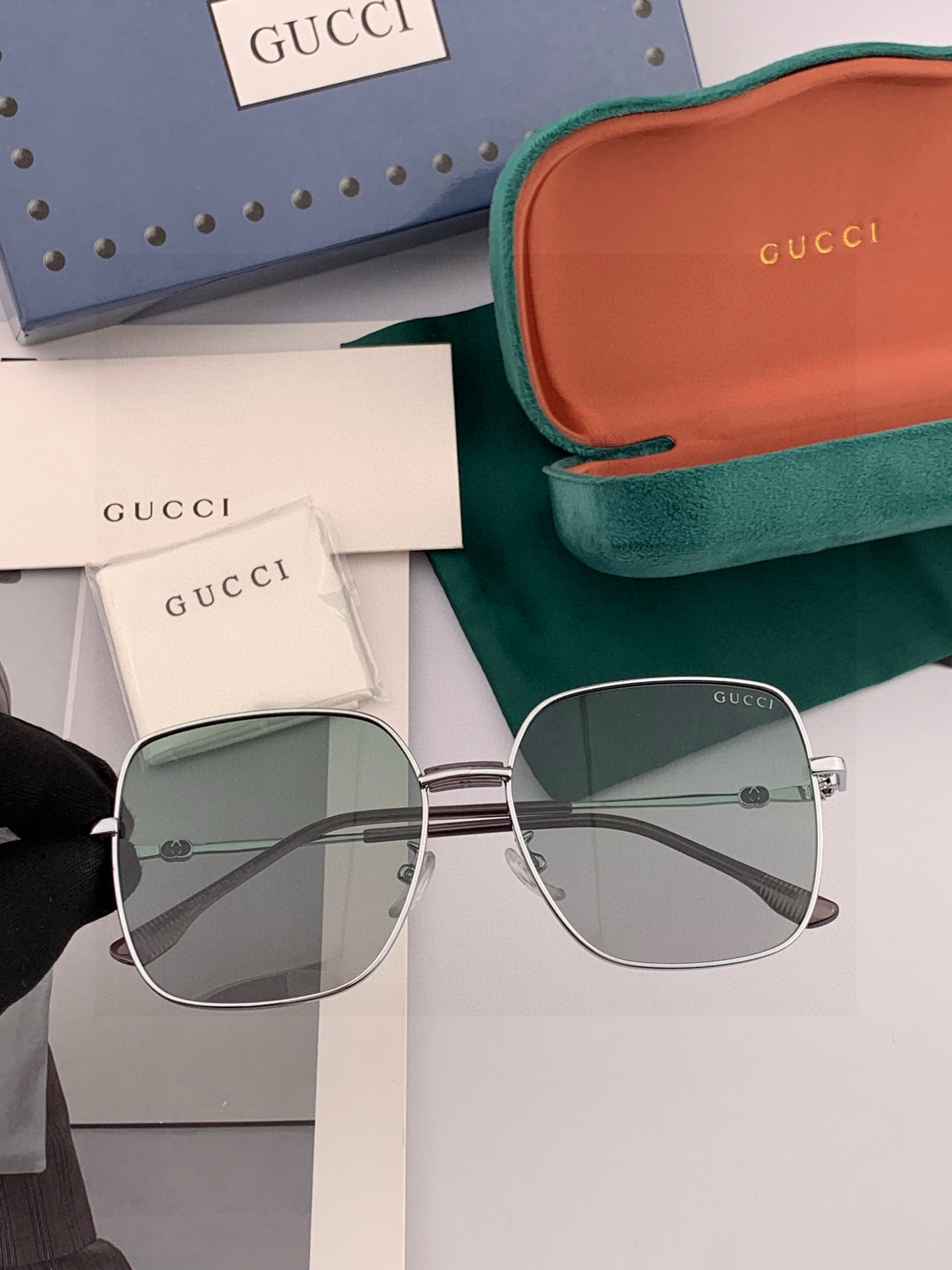 GUCCI 2025开春新款太阳镜 各路网红纷纷带起气场满分‼️ 俏皮甜美.上脸效果更佳.金属质感超好 