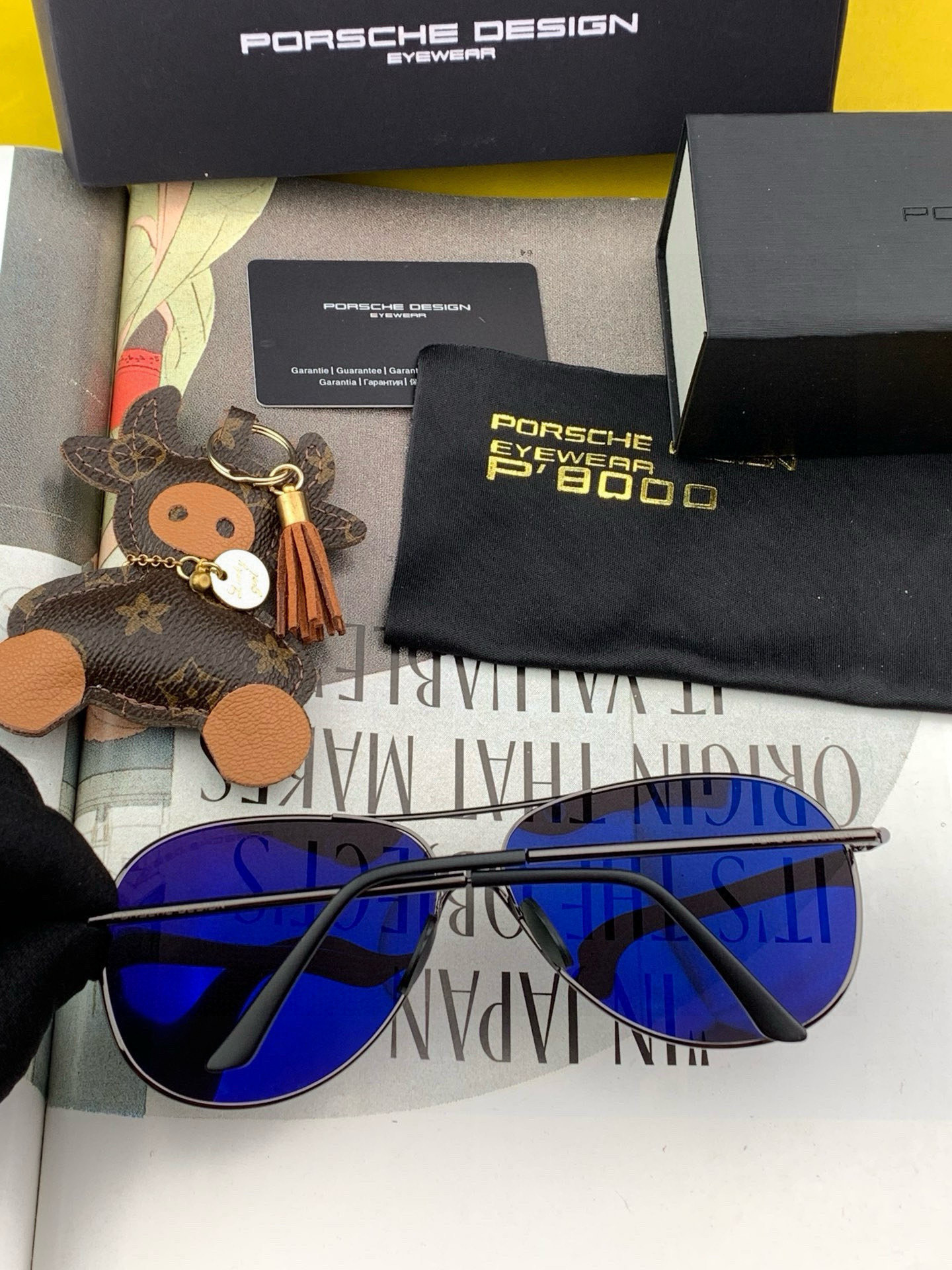 保时捷偏光金属男款方框太阳镜 材质：宝丽来高清偏光镜片。真空内镀蓝膜更好遮掩效果，夏日出行必备款。型号：