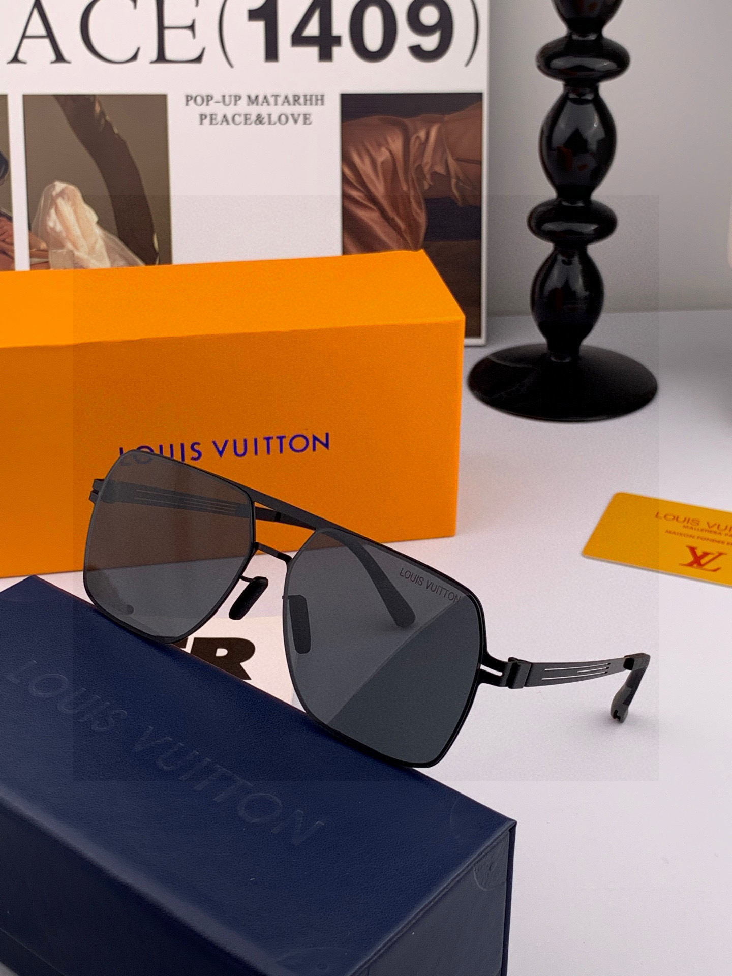 ♦️LV 2025新款男女情侣款太阳镜多边形墨镜iP电镀永不褪色 超轻超有弹性整幅眼镜无螺丝重要的是压不