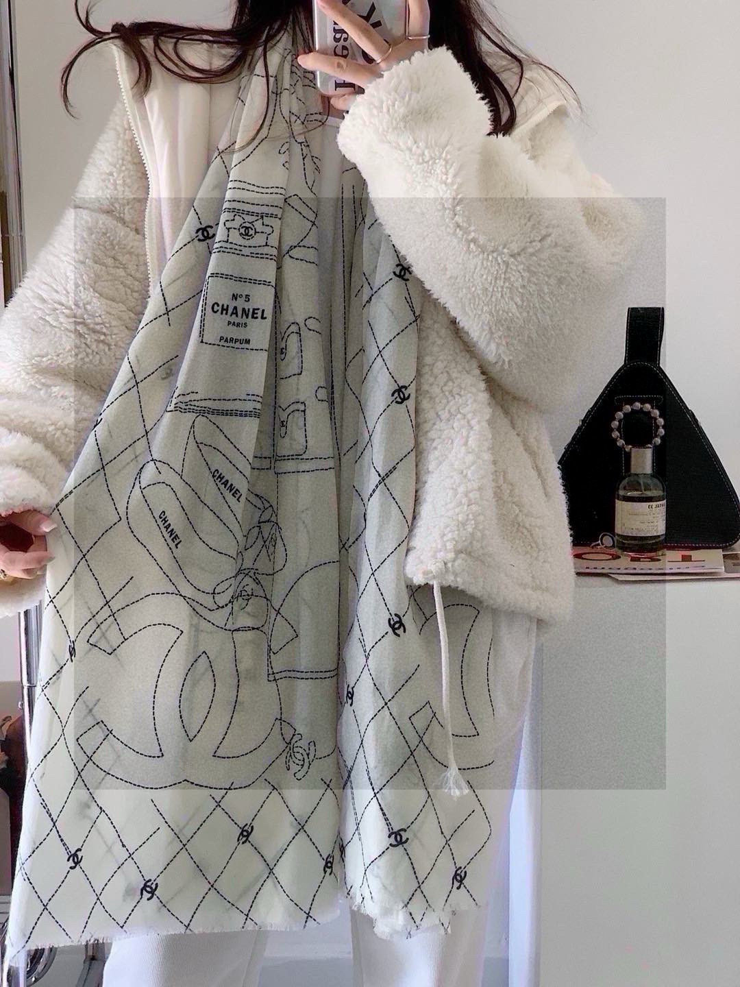 💟上新🌺羊绒披肩🌟长巾！强烈推荐价格超美！实物更美羊绒面料！纹理清晰、细腻可见每一个套色、每一个笔触，都