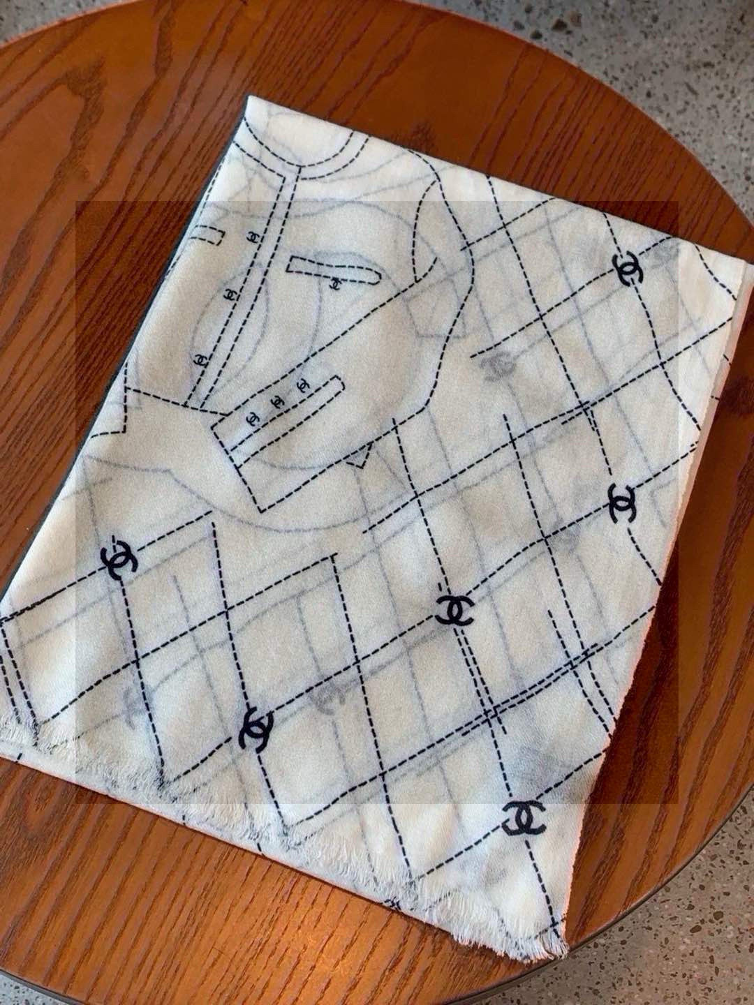 💟上新🌺羊绒披肩🌟长巾！强烈推荐价格超美！实物更美羊绒面料！纹理清晰、细腻可见每一个套色、每一个笔触，都