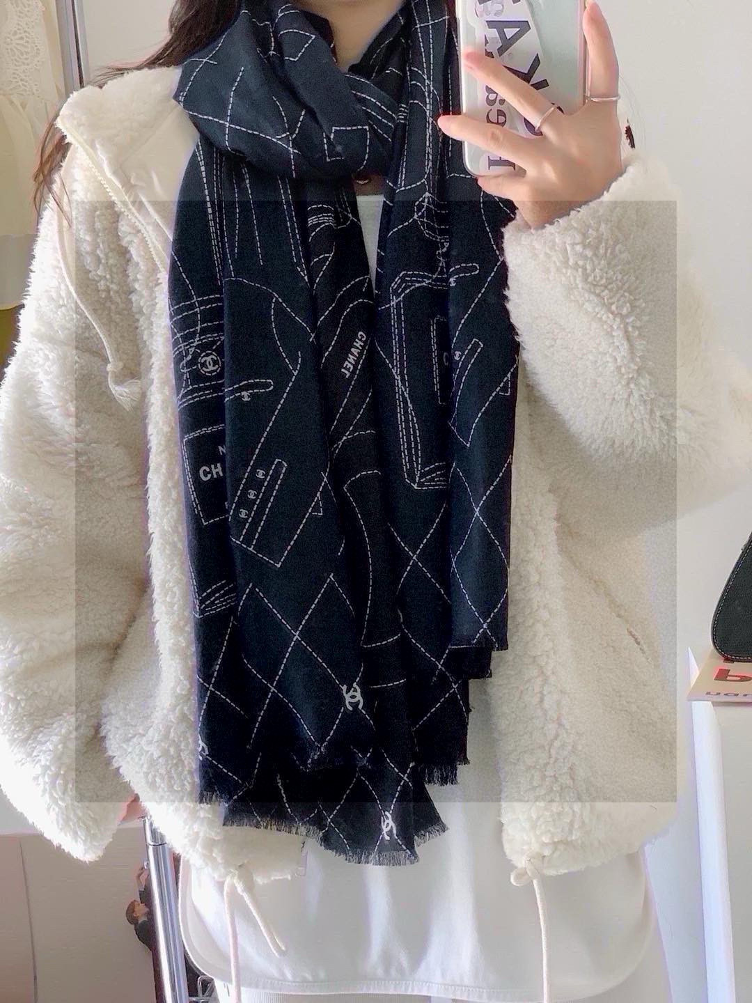 💟上新🌺羊绒披肩🌟长巾！强烈推荐价格超美！实物更美羊绒面料！纹理清晰、细腻可见每一个套色、每一个笔触，都