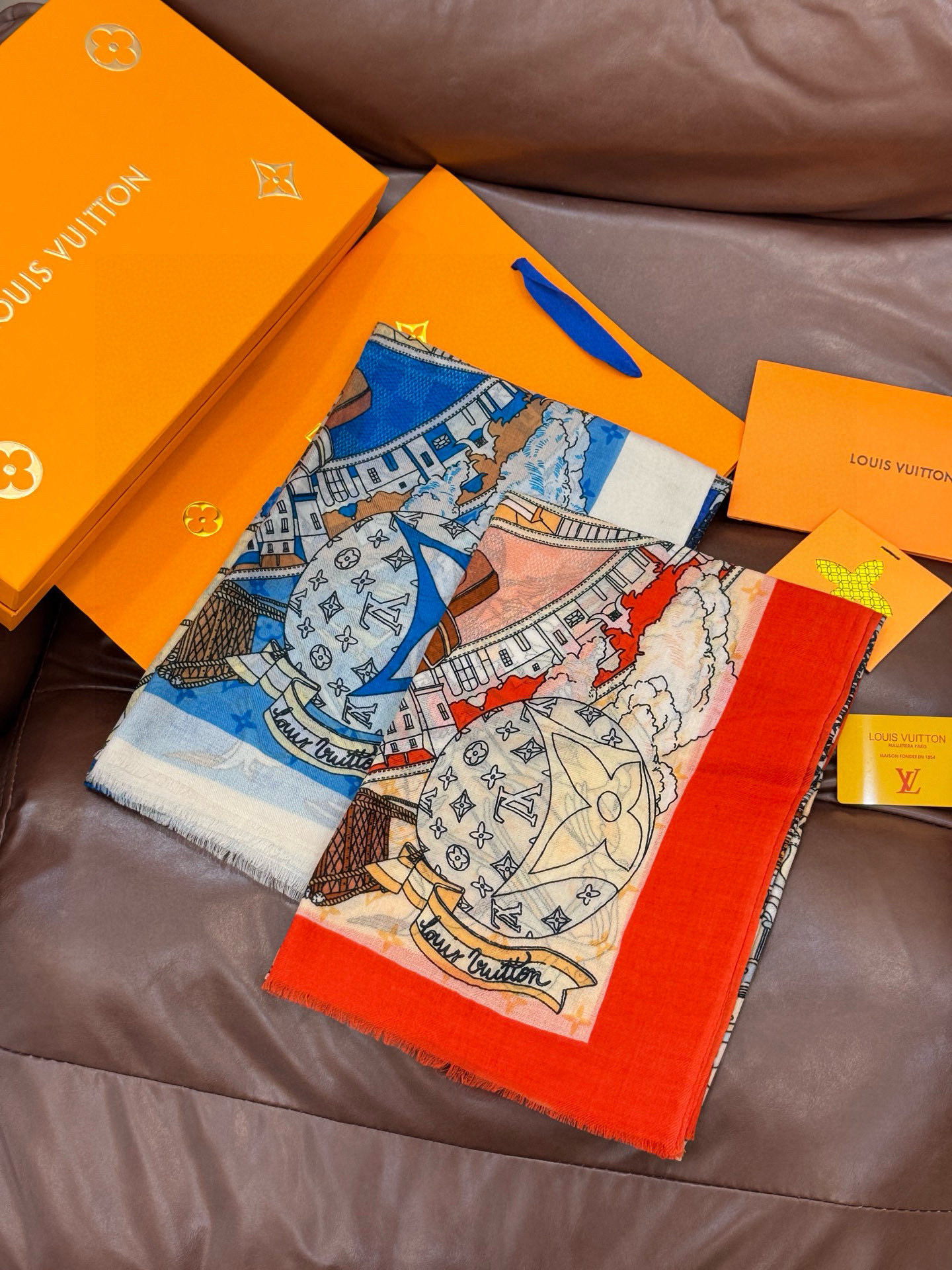 又时髦又百搭！LV新款老花长巾】提升气质和品味的好单品！！四季必备！！真的无敌实用！！Lv难得的羊绒长巾