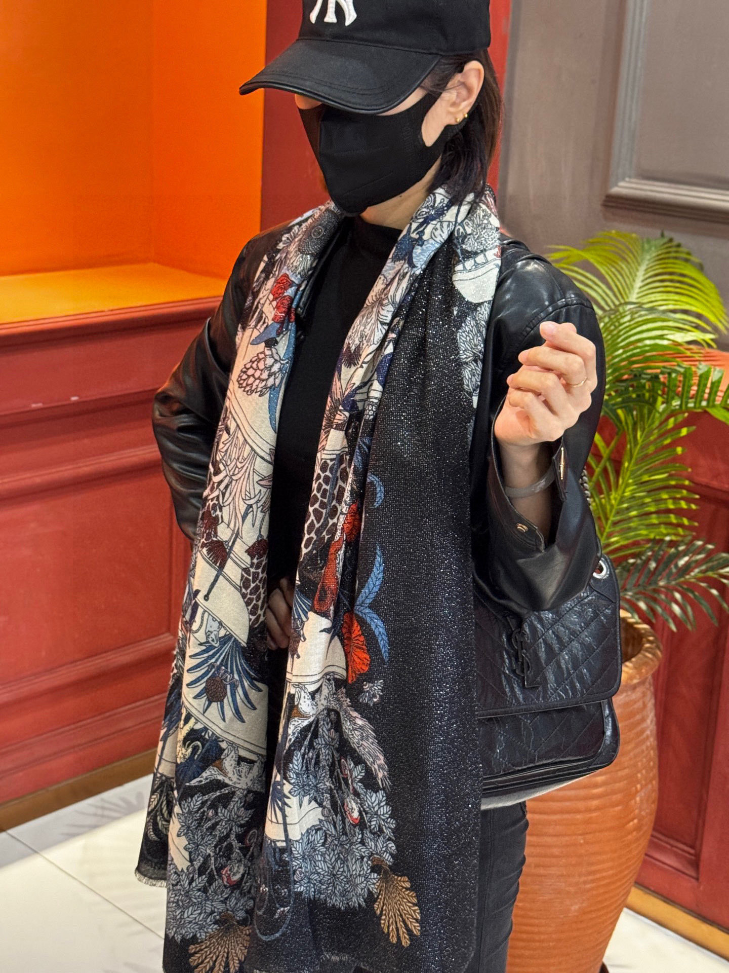 会发光发亮的围巾 羊绒新款🆕👏买了都说好看‼️推荐💕爱马仕双面同色羊绒方巾，【奇珍乐园】顶级工艺超值‼️