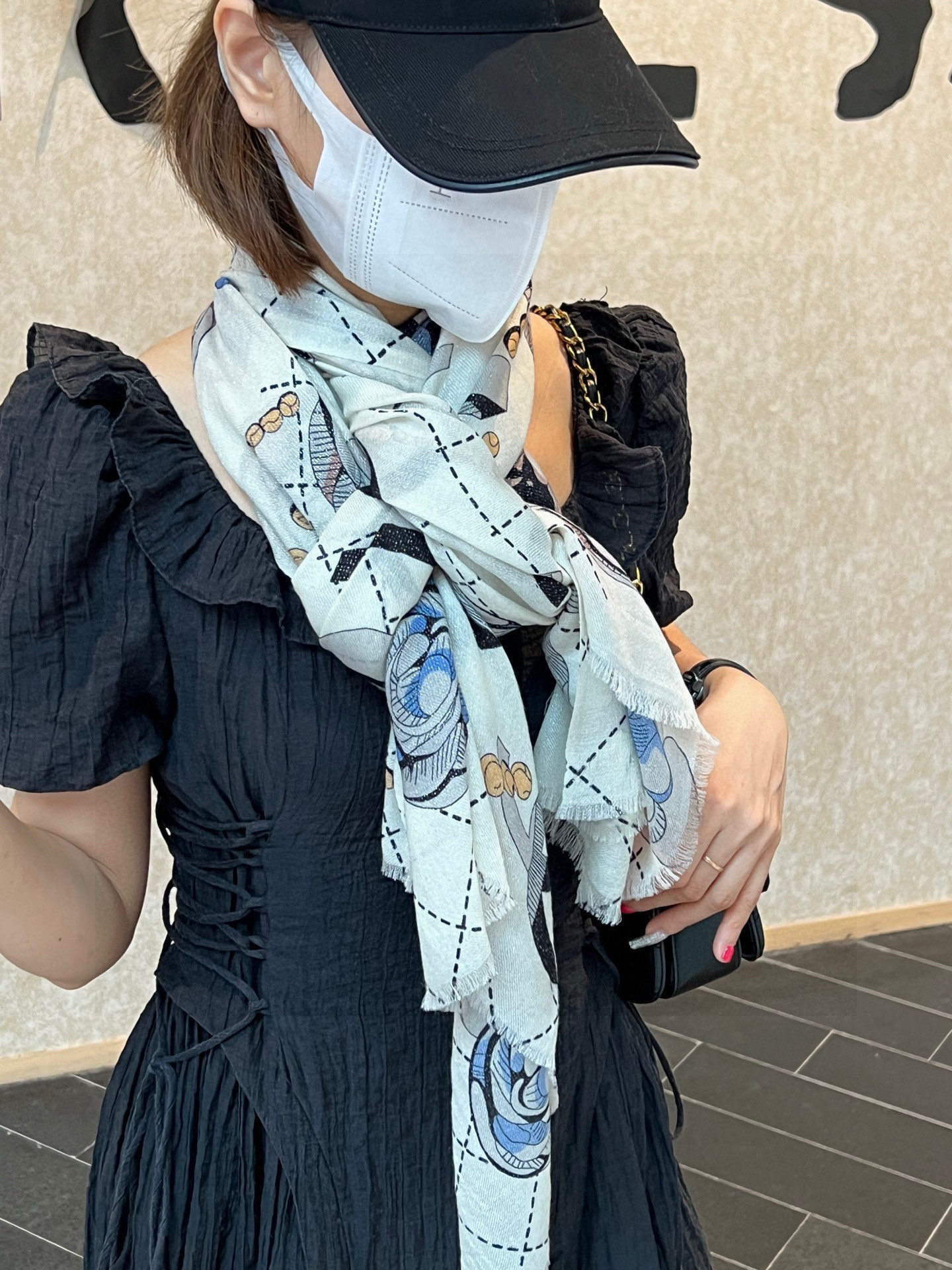 会发光发亮的围巾 💄💋新款客供亮片💖羊绒面料长巾 😘美翻了[流泪]【彩色山茶花银线长巾】御用殿堂级极‼️