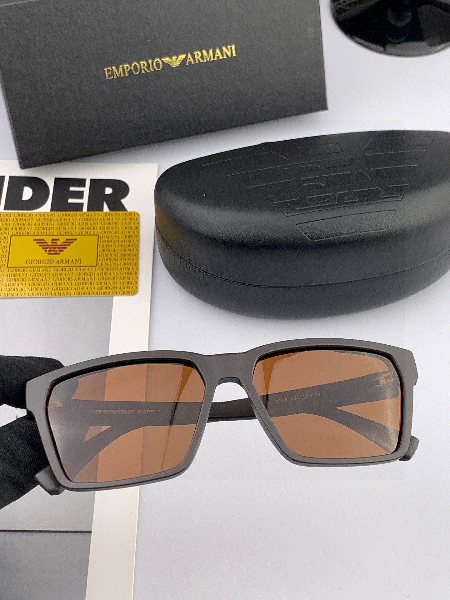 【阿玛尼】2025新款超百搭金属尼龙太阳镜、造型轮廓超大镜框完美修饰脸型，时尚超级百搭 ！型号：A810