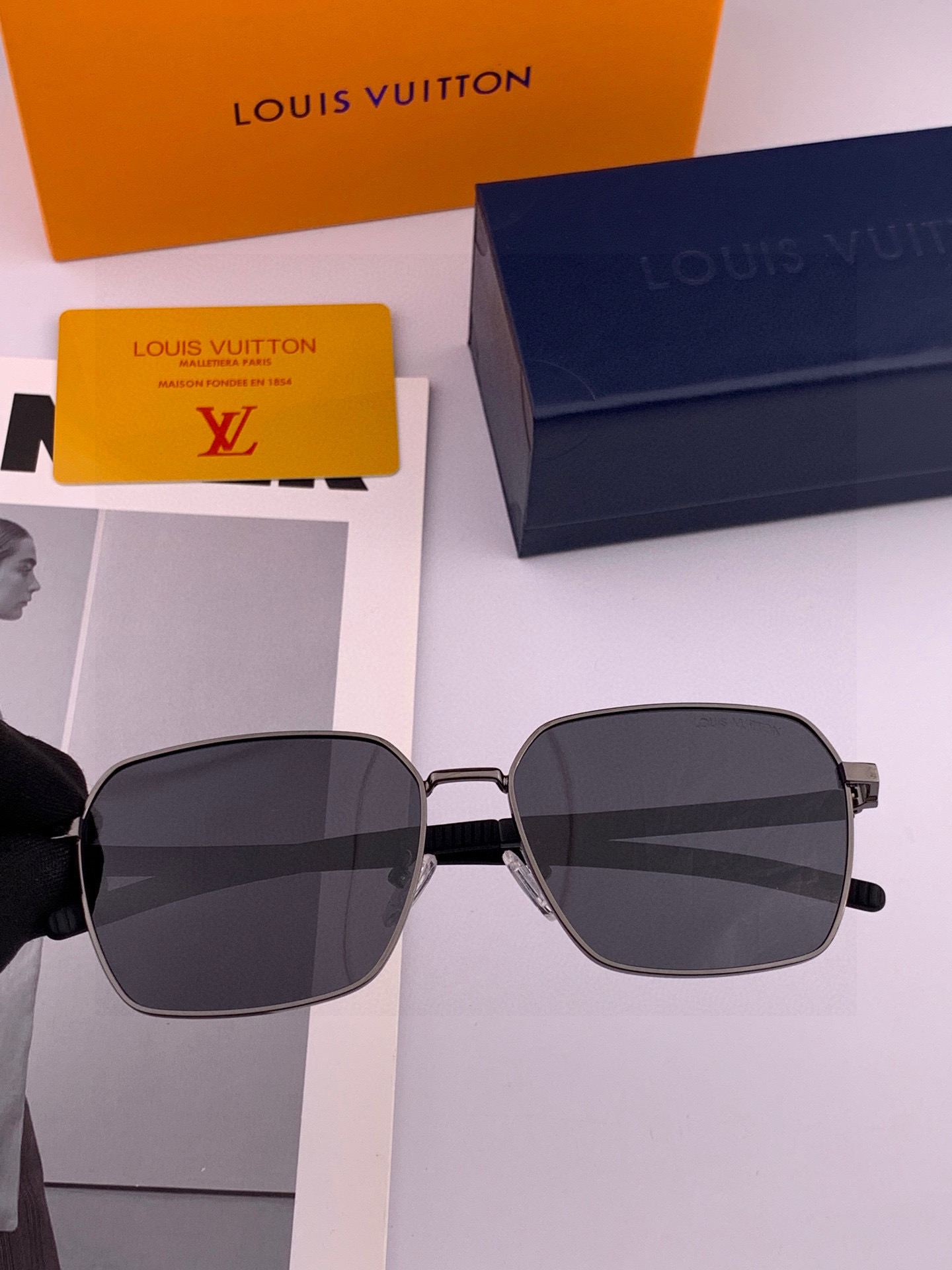 LV 🔥 高品质男女款墨镜 👍 进口宝丽来偏光镜片 🔥蛤蟆镜 开车钓鱼都可 🔥百搭显瘦墨镜韩版男士飞行员