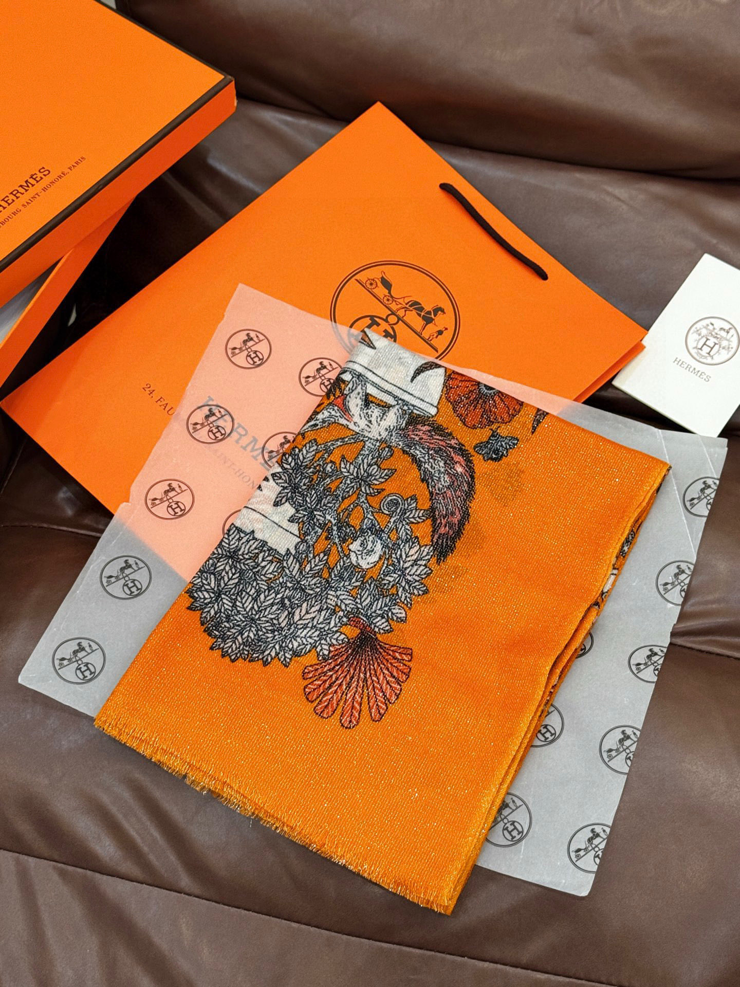 会发光发亮的围巾 羊绒新款🆕👏买了都说好看‼️推荐💕爱马仕双面同色羊绒方巾，【奇珍乐园】顶级工艺超值‼️