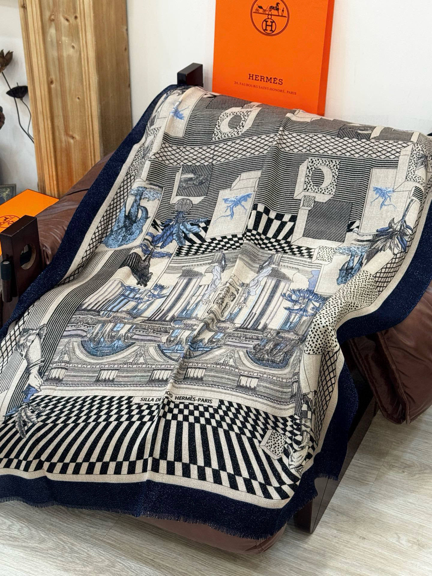 会发光发亮的围巾 爱马仕 专柜同步 买了都说好看羊绒印花‼️推荐💕顶级工艺超值‼️爱马仕专柜爆款🎁🎁羊绒