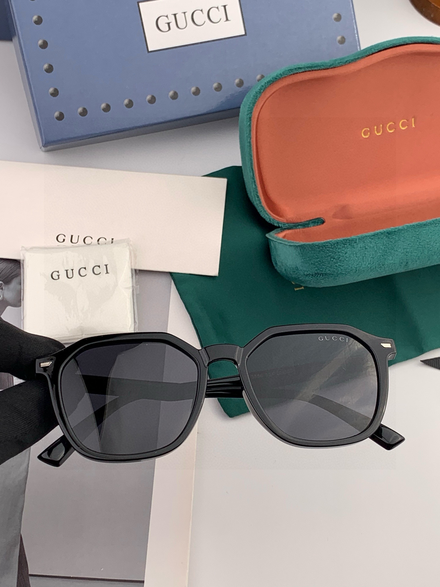 Gucci古奇 新款连体驶驾镜墨镜出行必众备多明星同款 太阳镜 男女太士阳镜飞行 型号：G6358