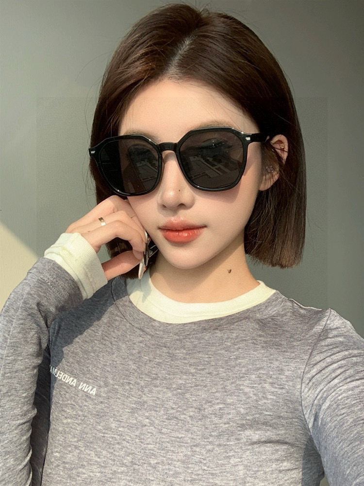 Gucci古奇 新款连体驶驾镜墨镜出行必众备多明星同款 太阳镜 男女太士阳镜飞行 型号：G6358