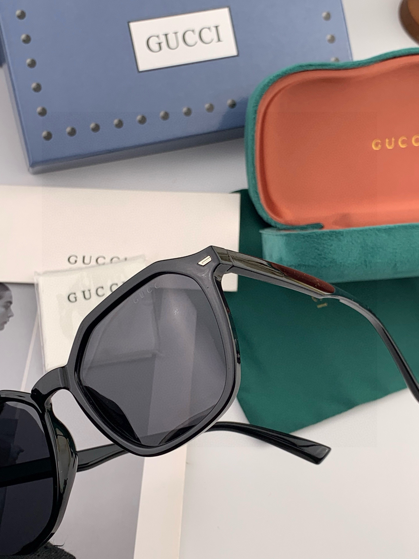 Gucci古奇 新款连体驶驾镜墨镜出行必众备多明星同款 太阳镜 男女太士阳镜飞行 型号：G6358