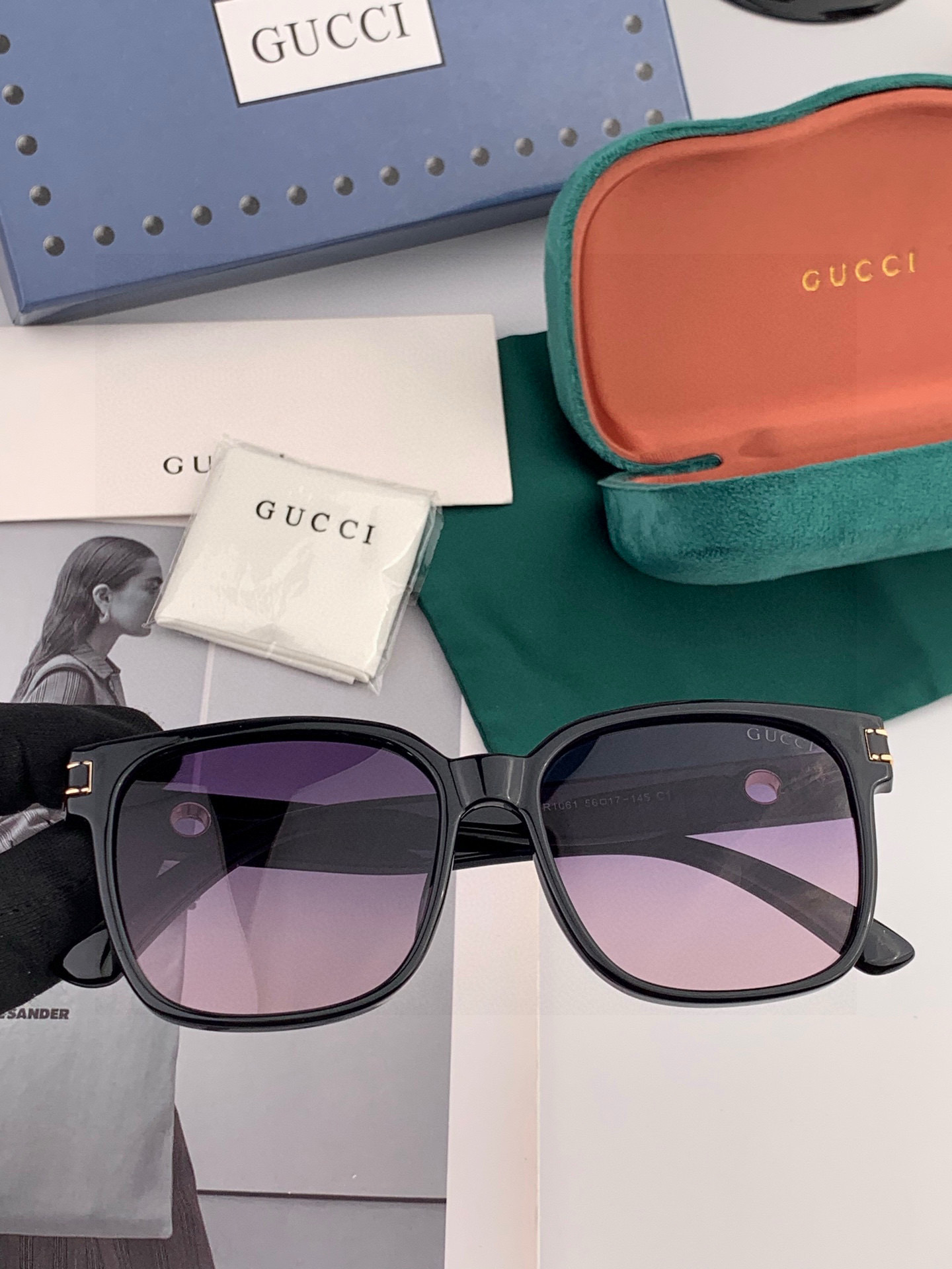 GUCCI 2025开春新款 最新款方框太阳镜 各路网红纷纷带起气场满分‼️ 俏皮甜美.上脸效果更佳.金